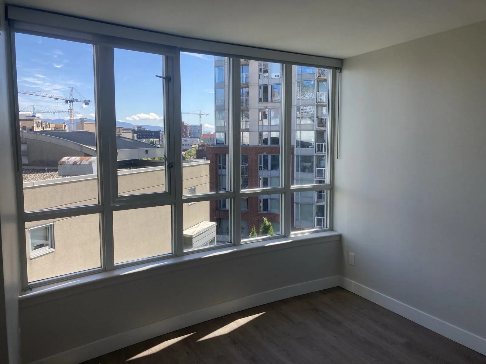 706 63 Keefer Place