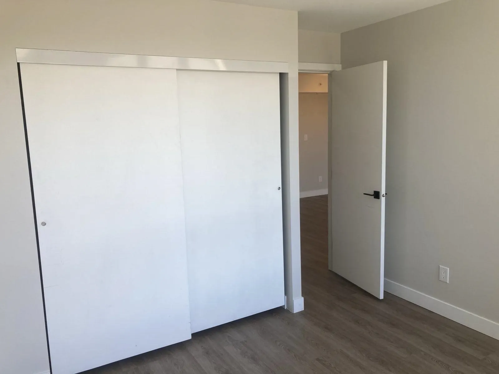 706 63 Keefer Place