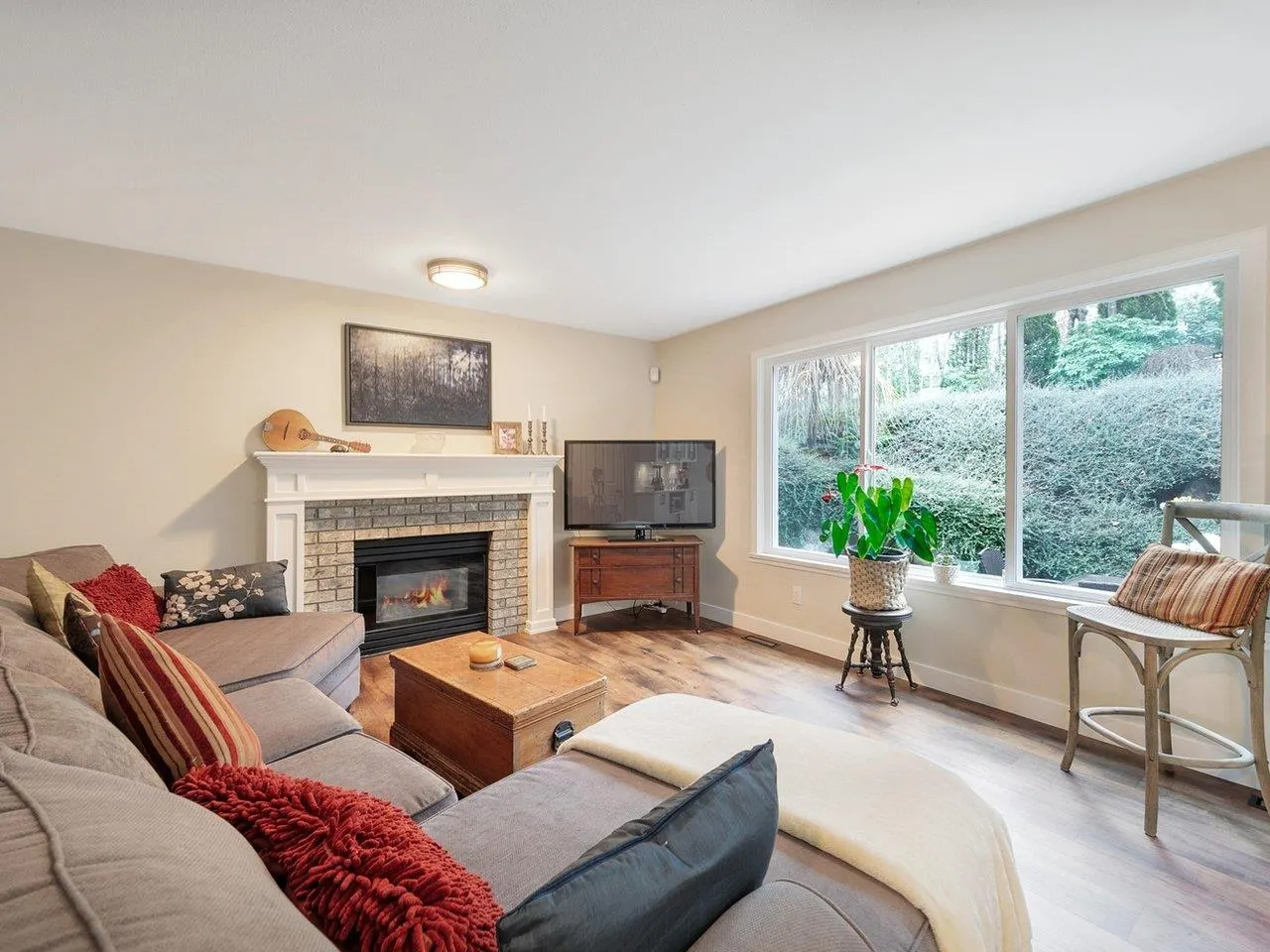 2817 Greenbrier Place