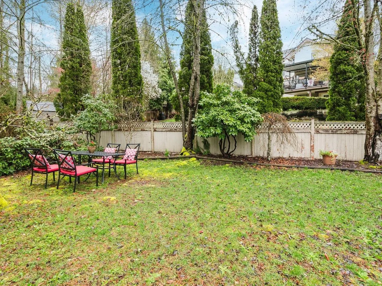 2817 Greenbrier Place