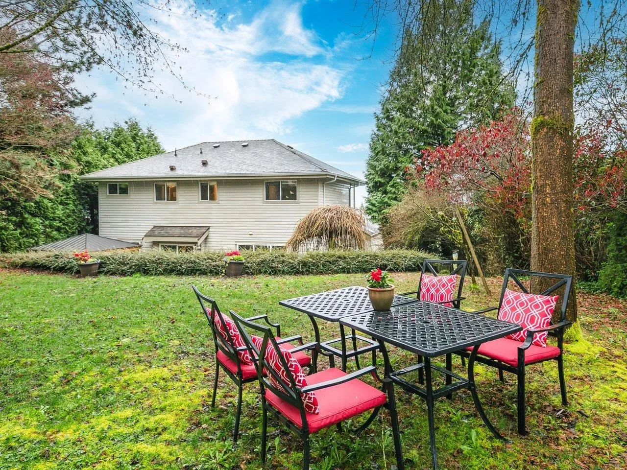2817 Greenbrier Place