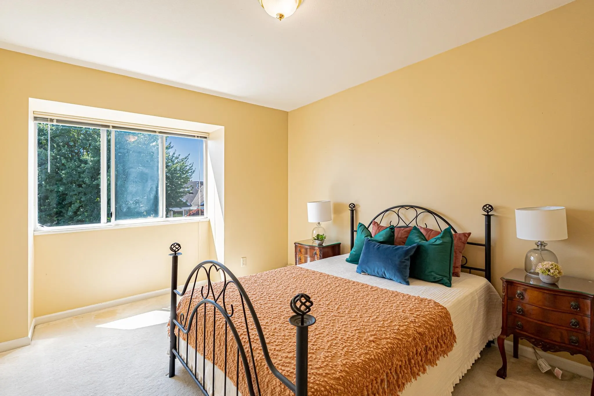 6683 London Court