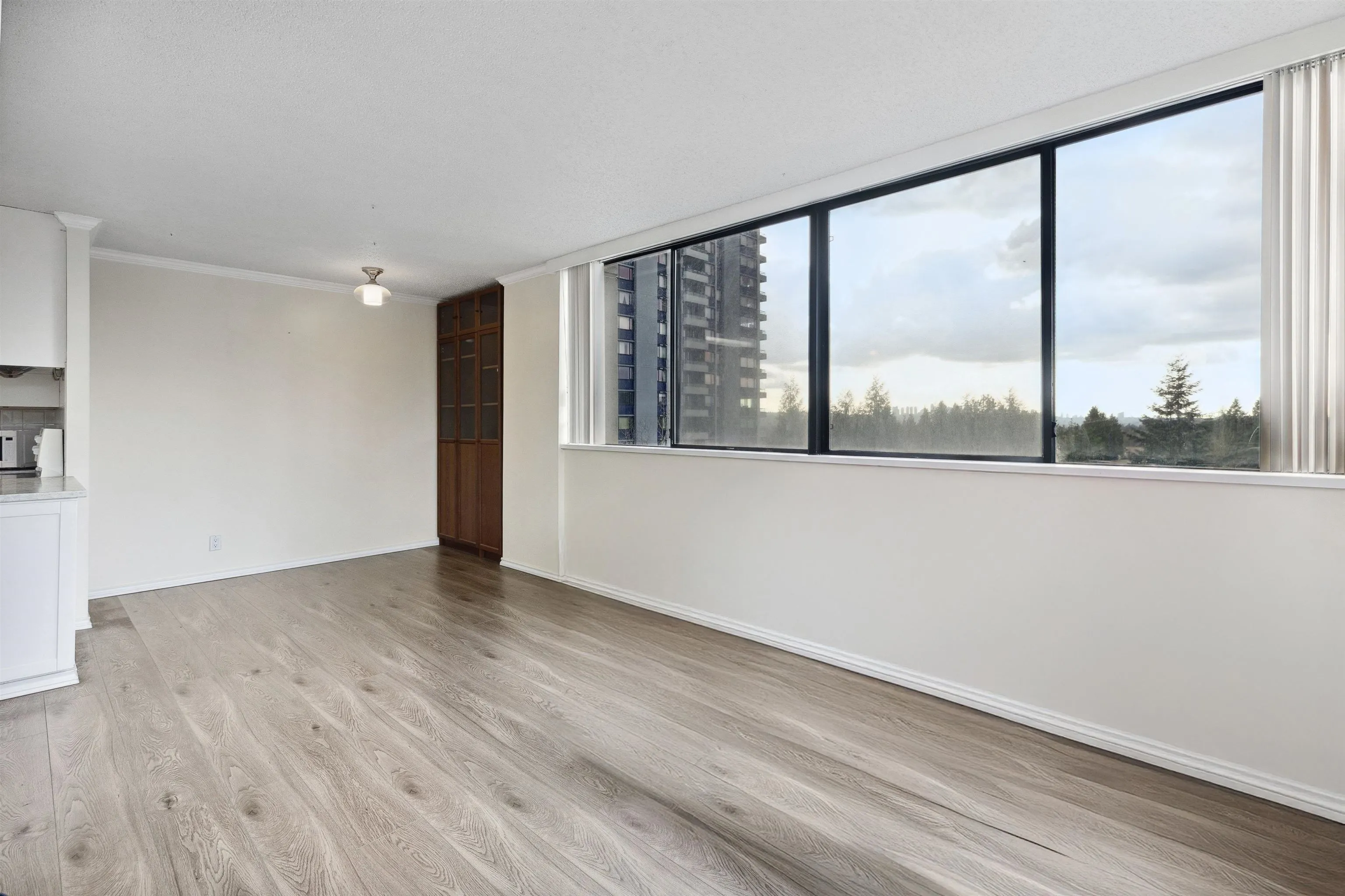 806 3970 Carrigan Court