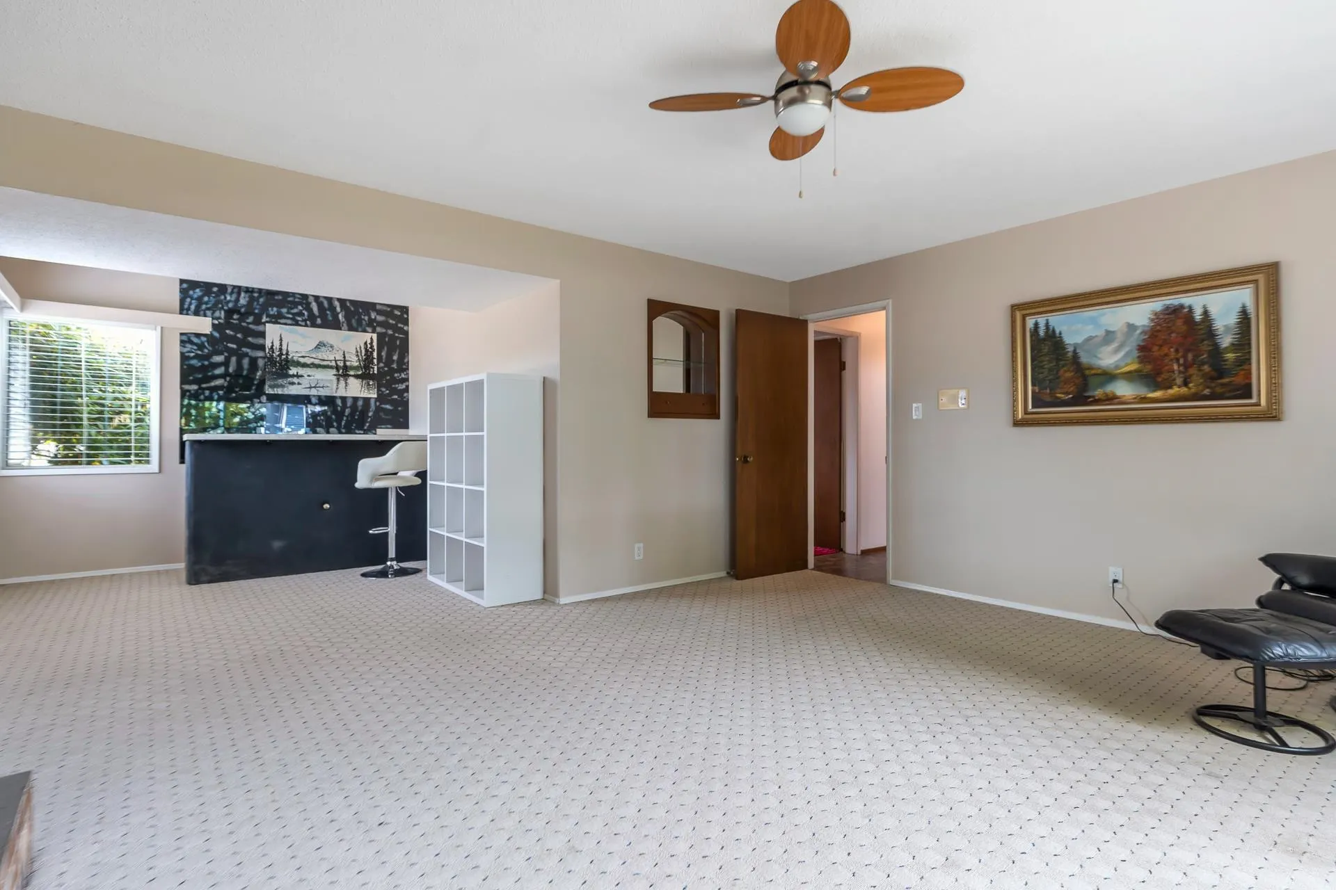 32640 Lonsdale Crescent