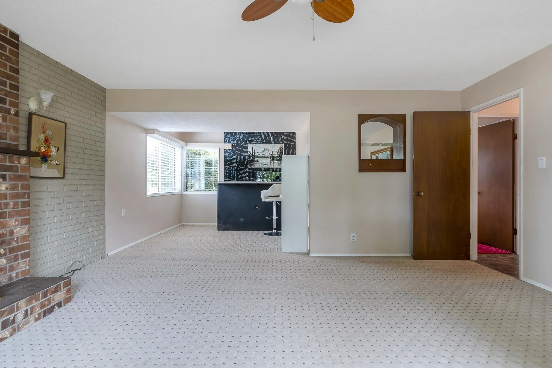 32640 Lonsdale Crescent
