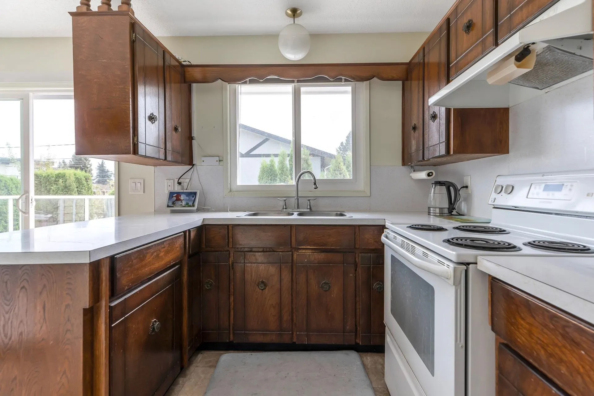 32640 Lonsdale Crescent