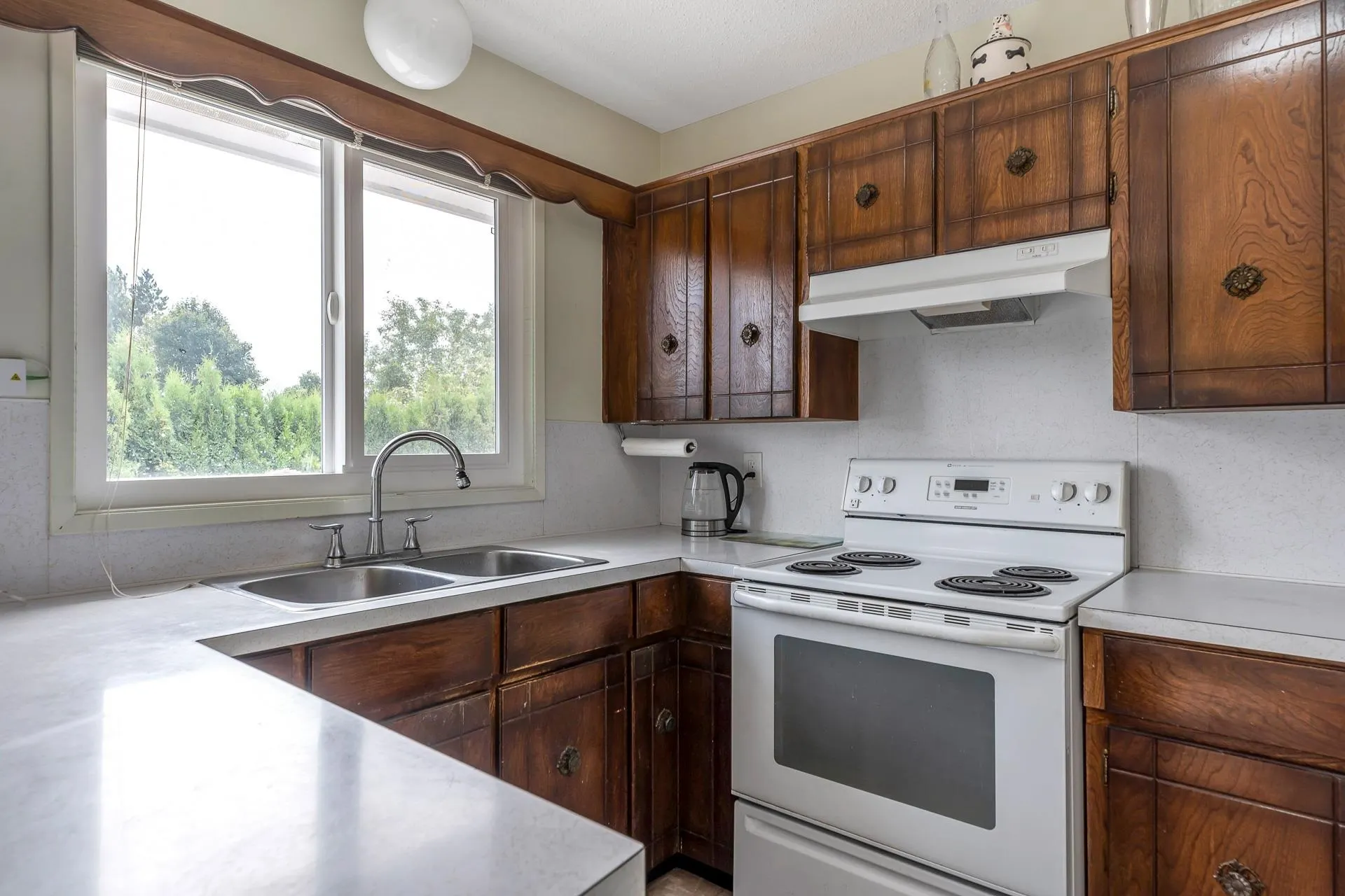 32640 Lonsdale Crescent