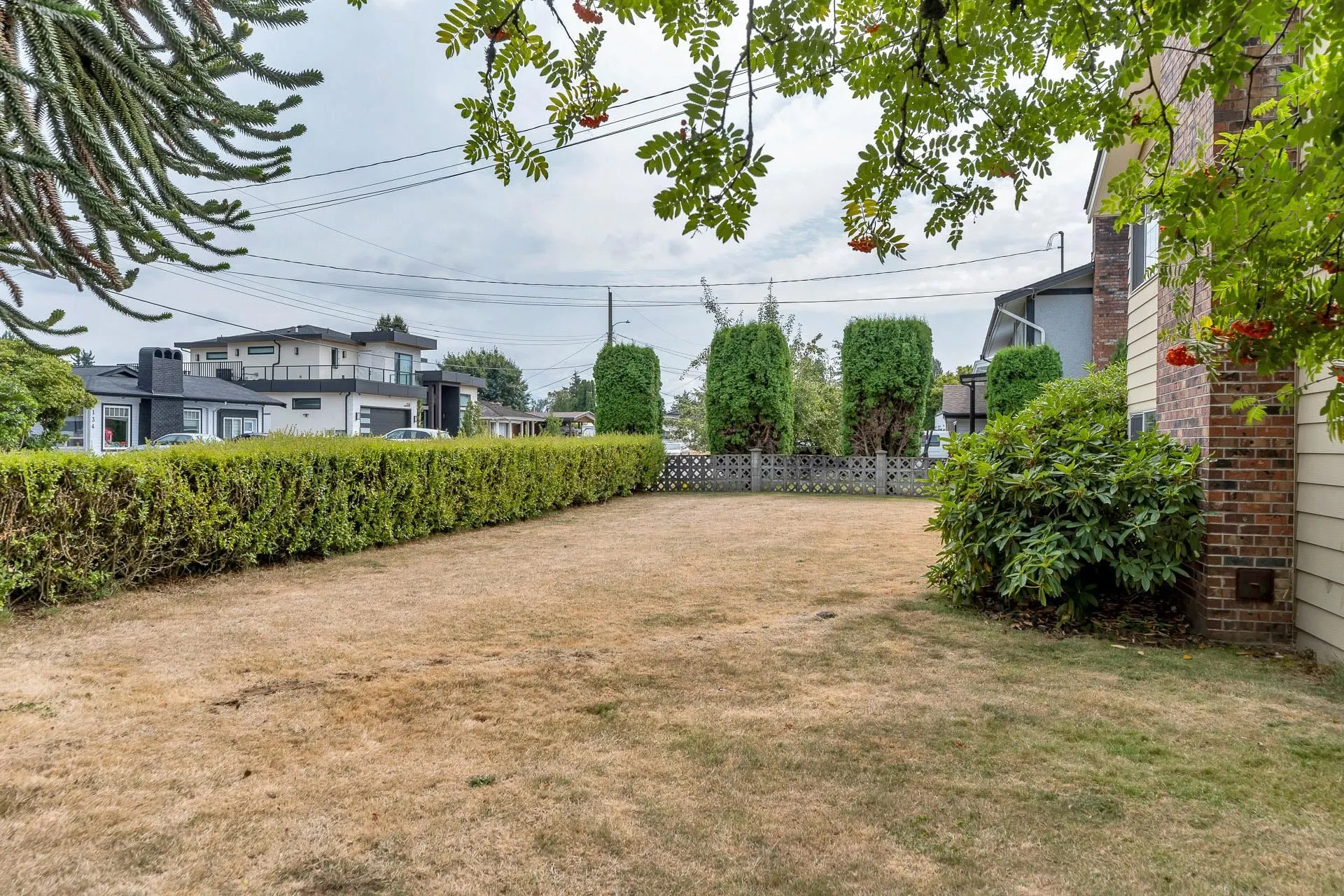 32640 Lonsdale Crescent