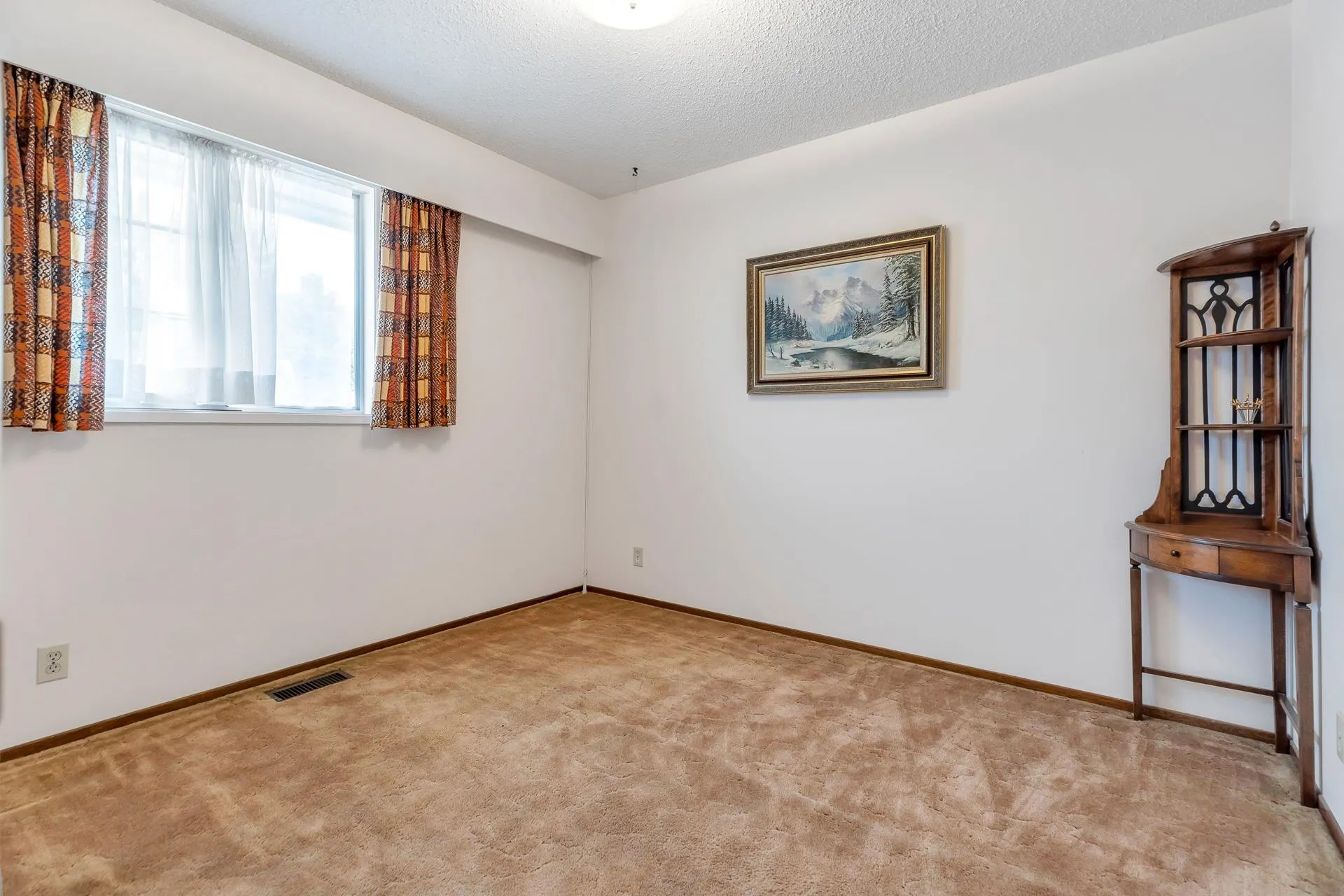 32640 Lonsdale Crescent
