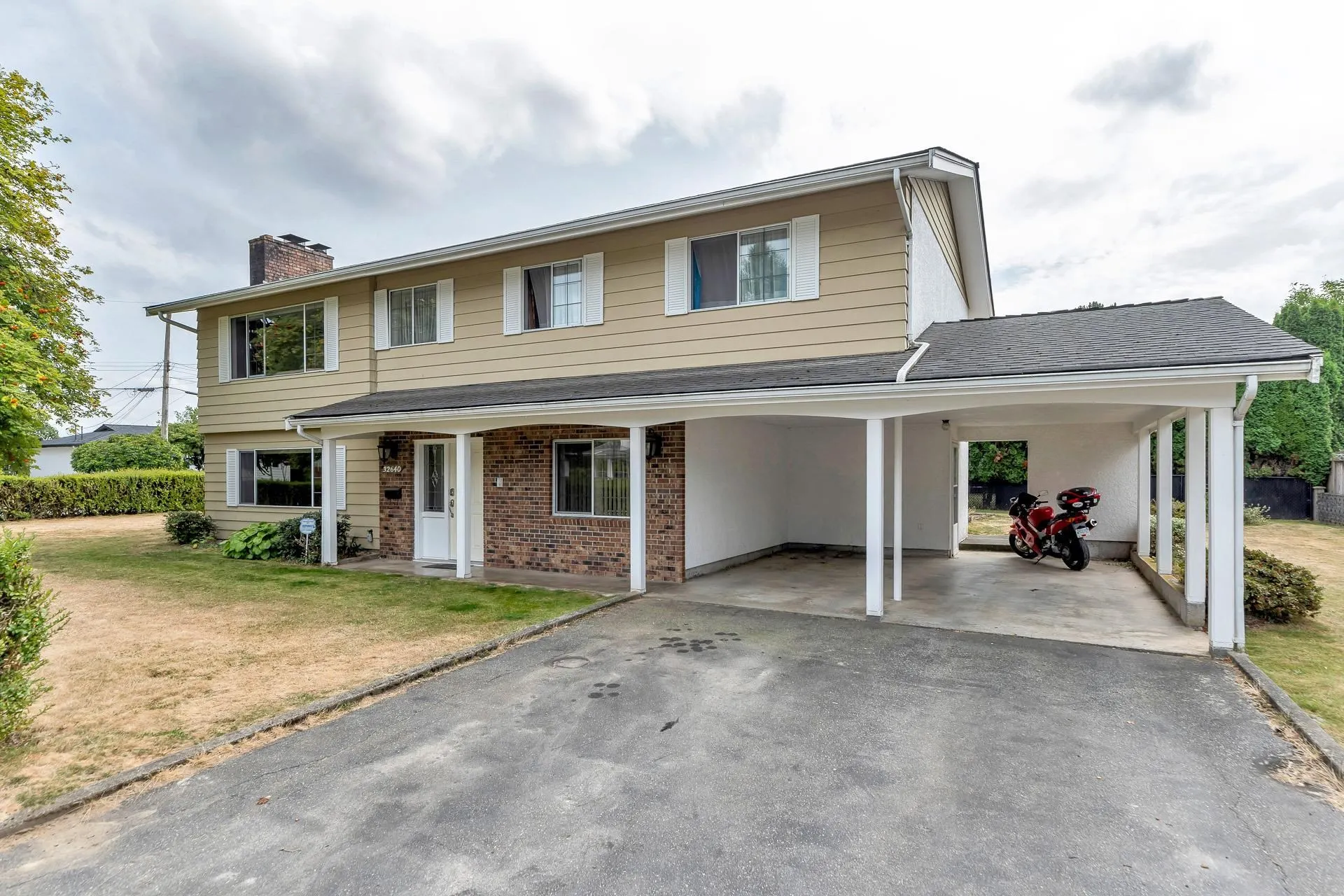 32640 Lonsdale Crescent