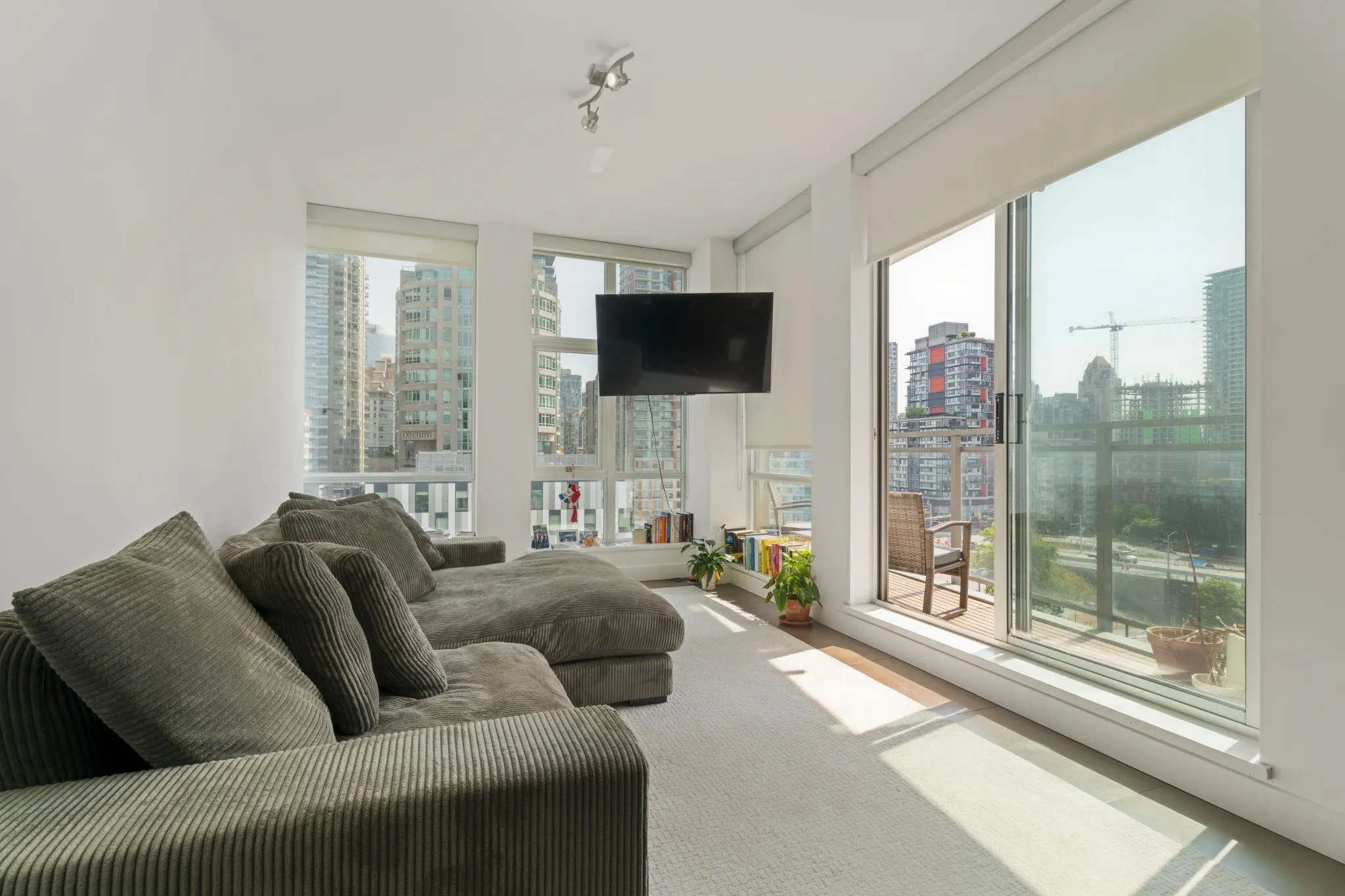 1202 1455 Howe