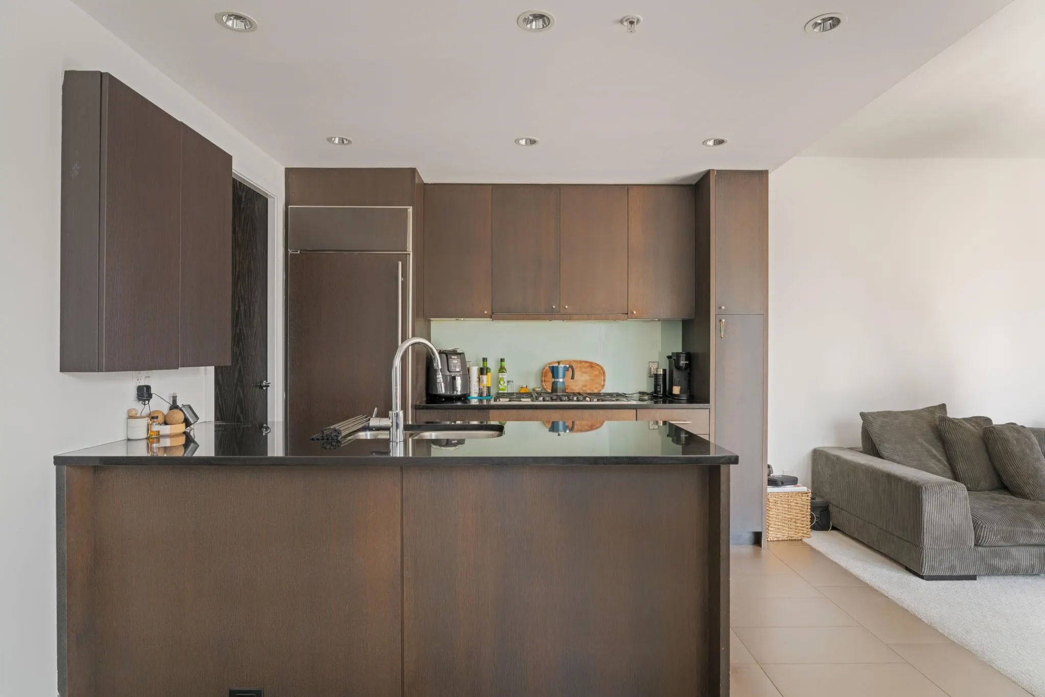 1202 1455 Howe