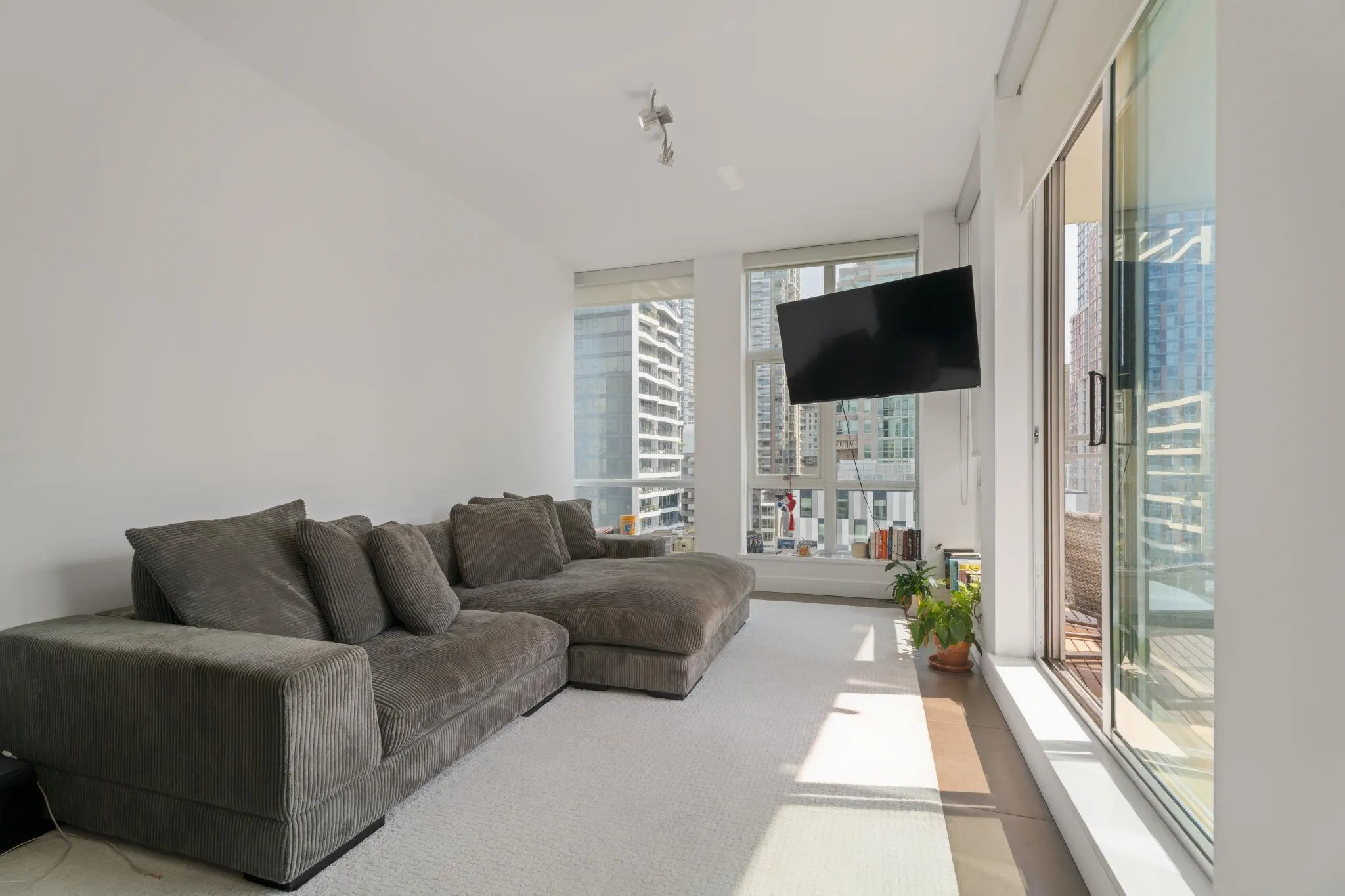 1202 1455 Howe