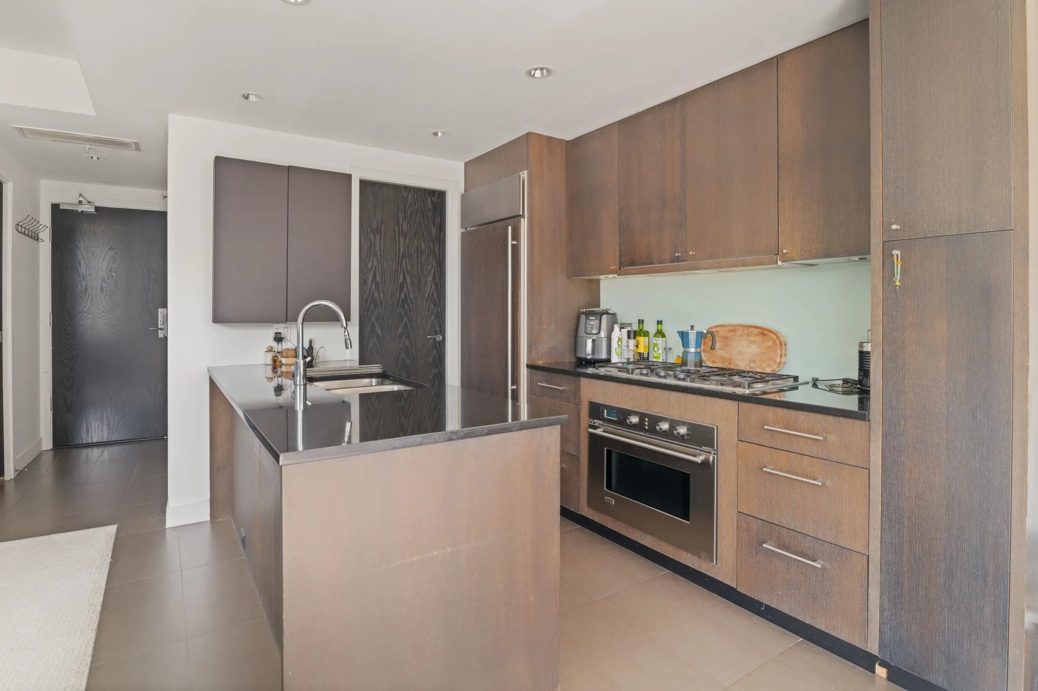 1202 1455 Howe