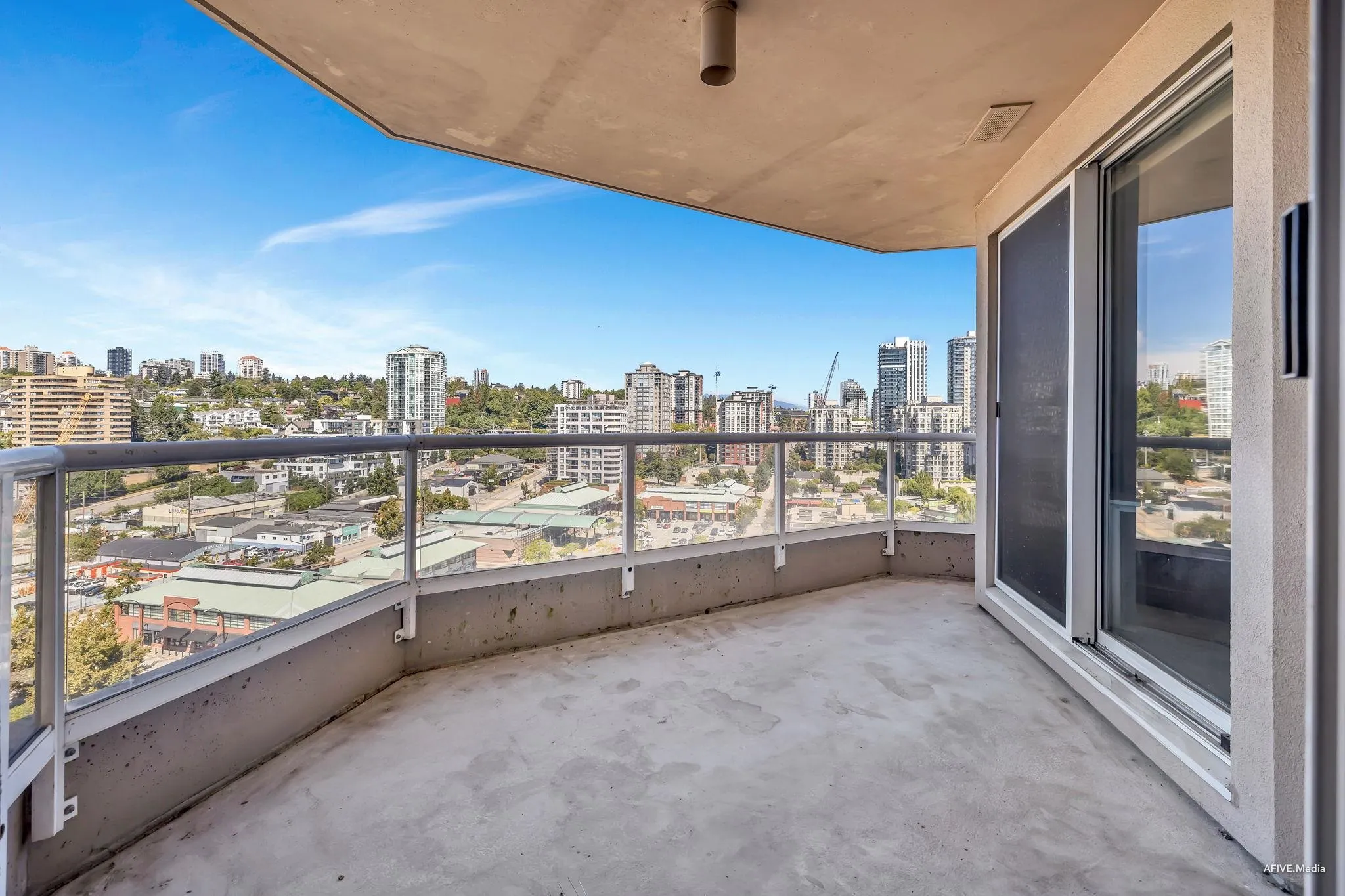1605 1185 Quayside Drive