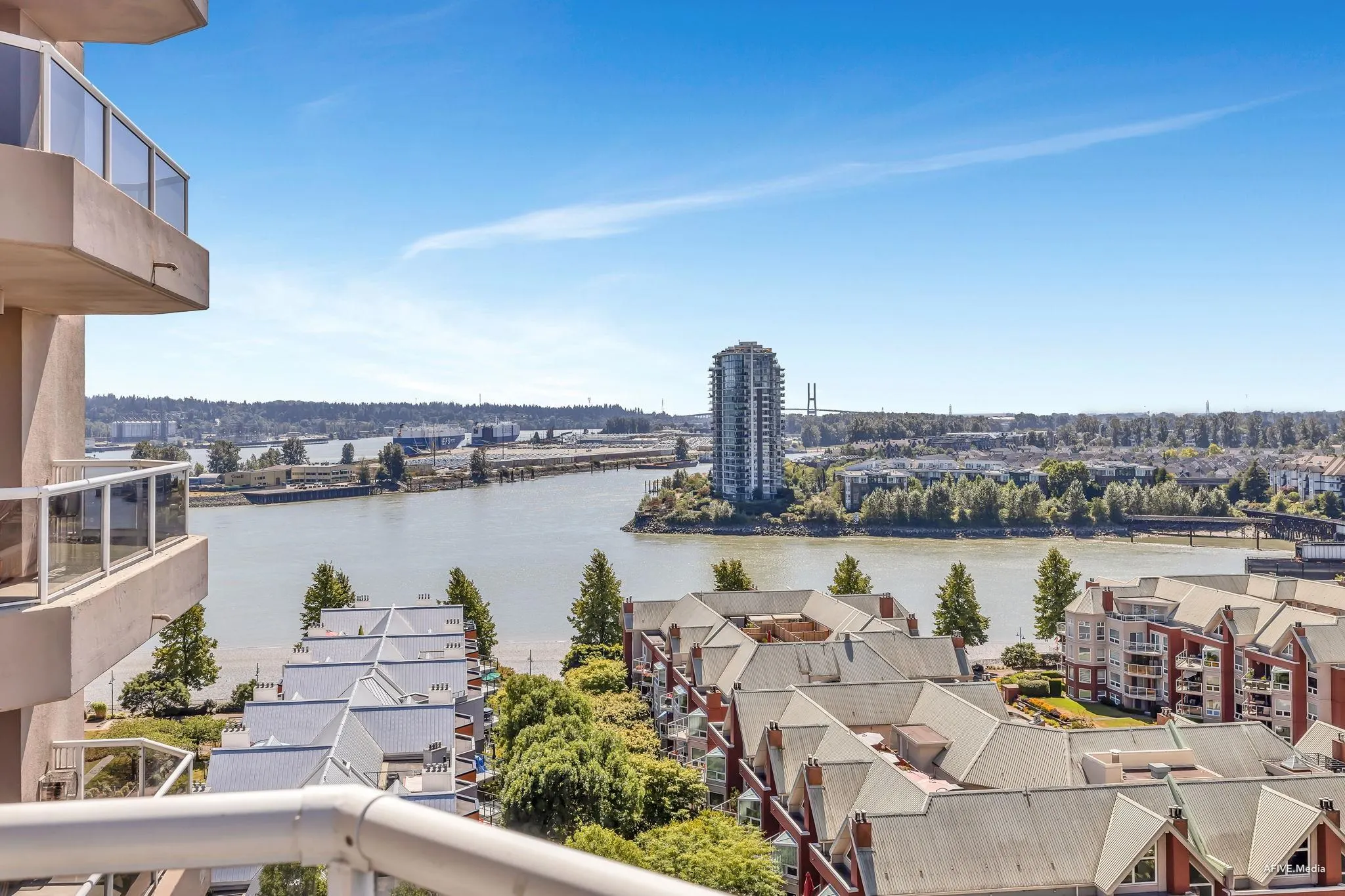 1605 1185 Quayside Drive