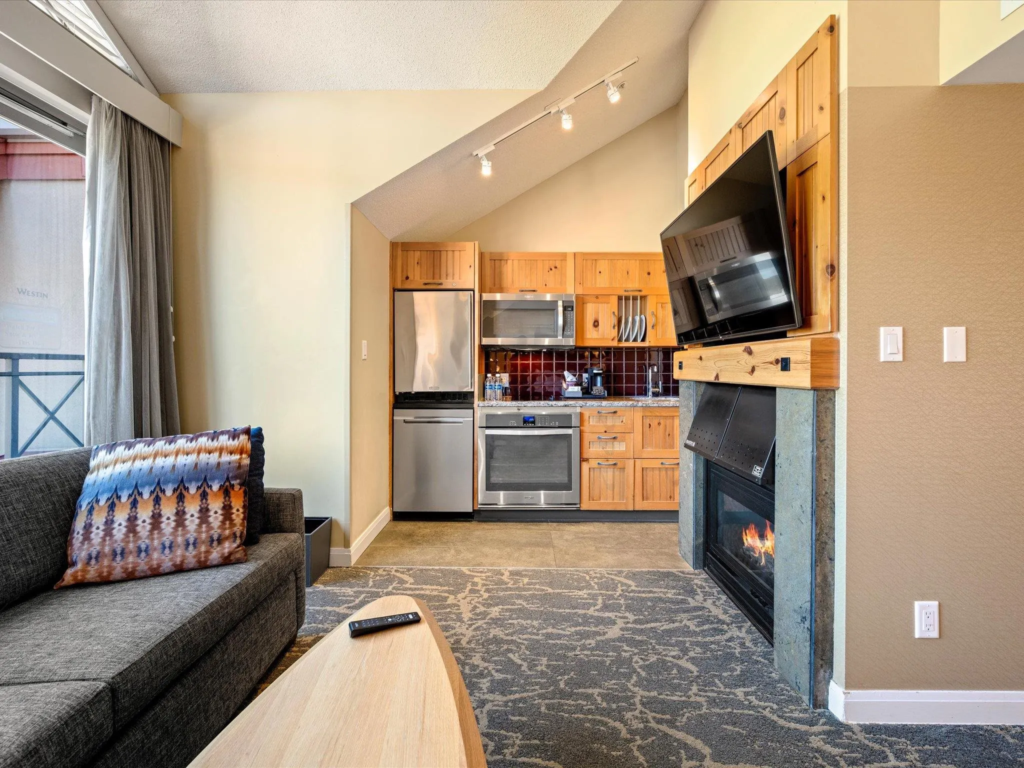 904 4090 Whistler Way
