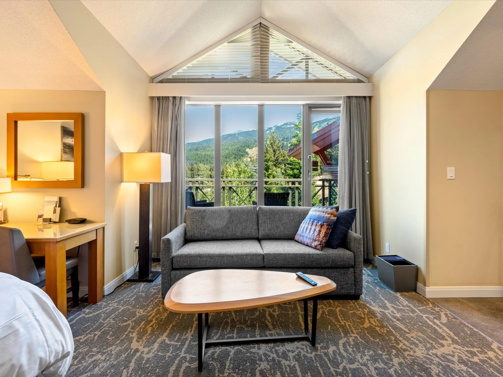 904 4090 Whistler Way