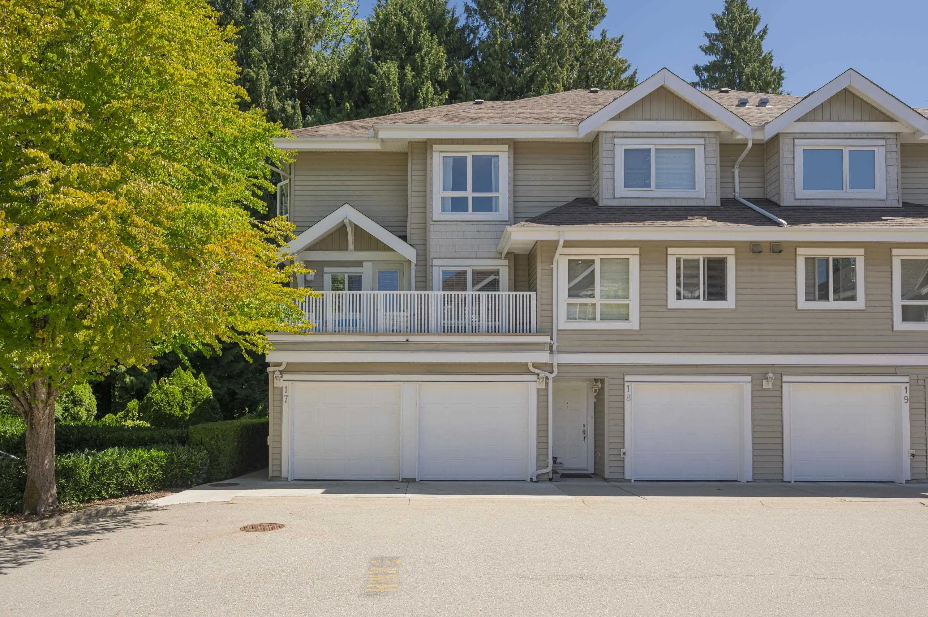 17 8968 208 Street