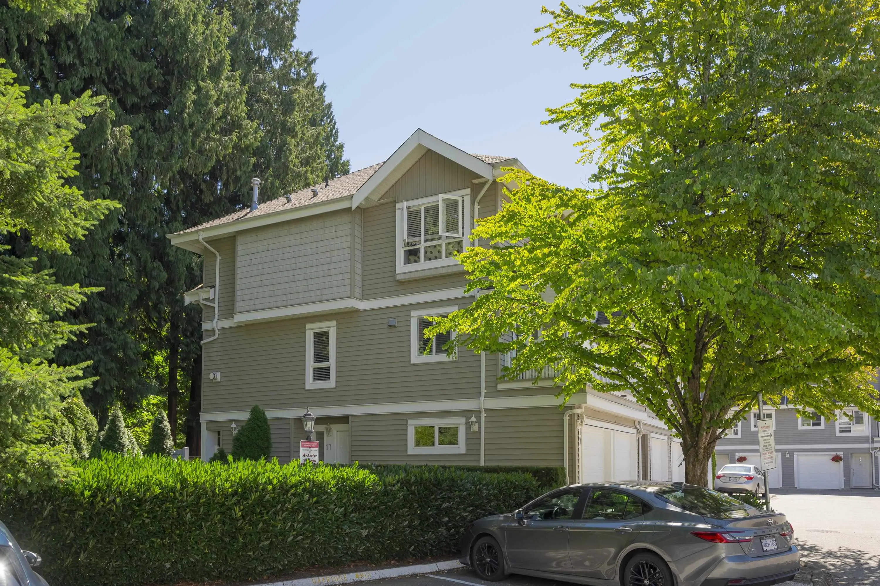 17 8968 208 Street