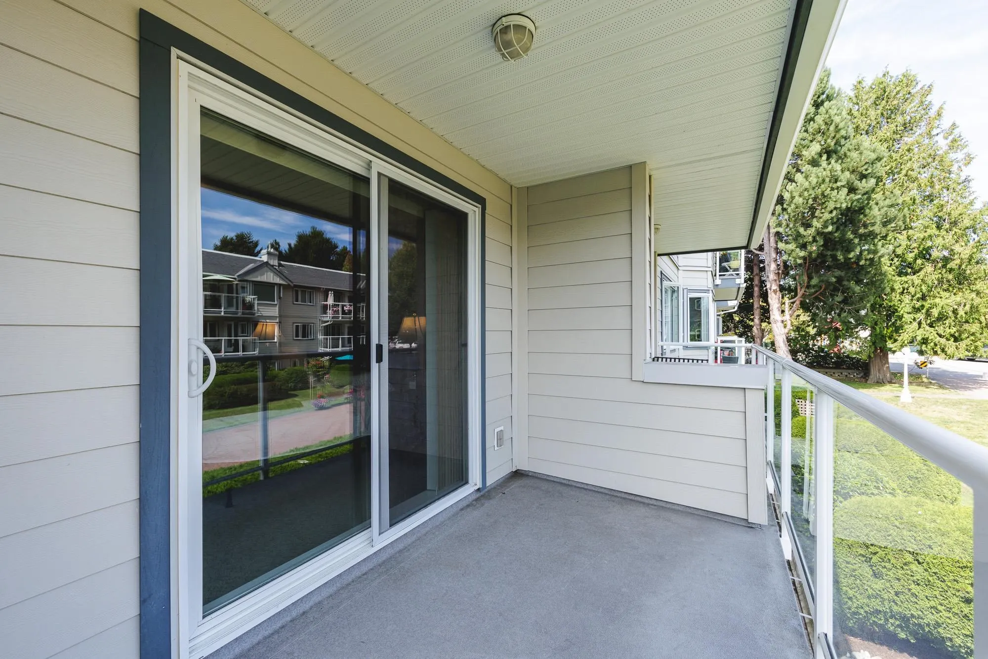 210 13959 16 Avenue