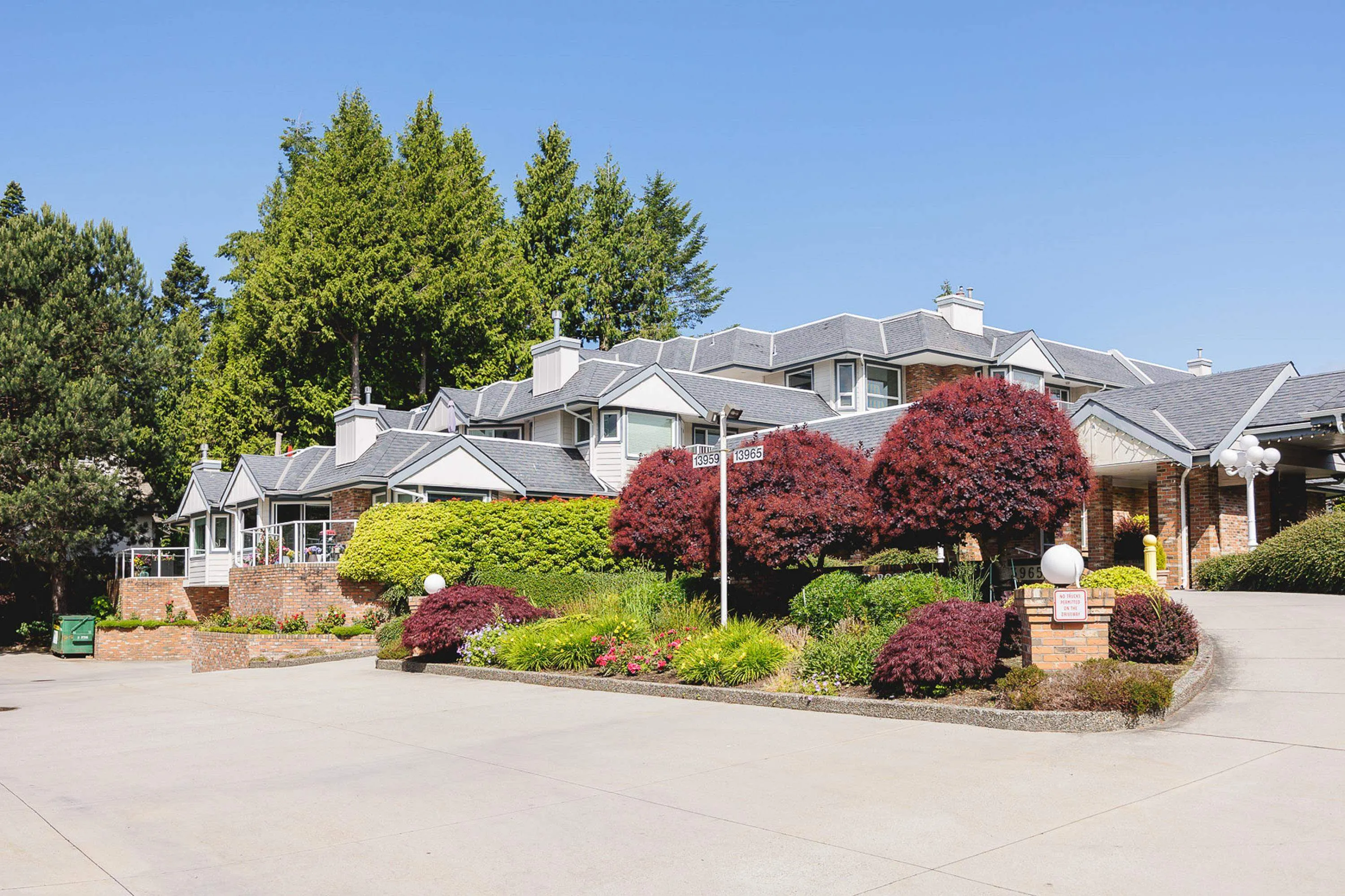 210 13959 16 Avenue