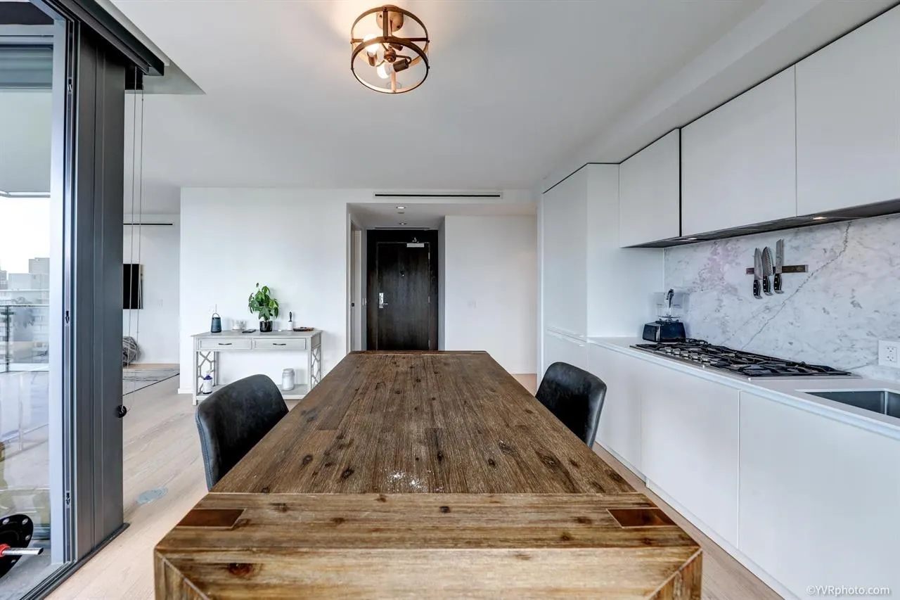 1601 1171 Jervis Street