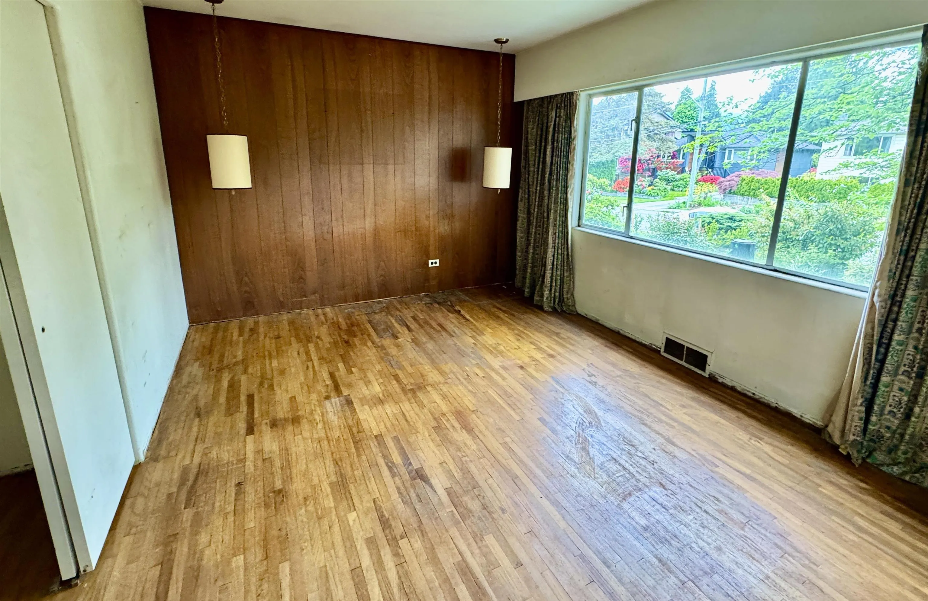 515 W 24th Street