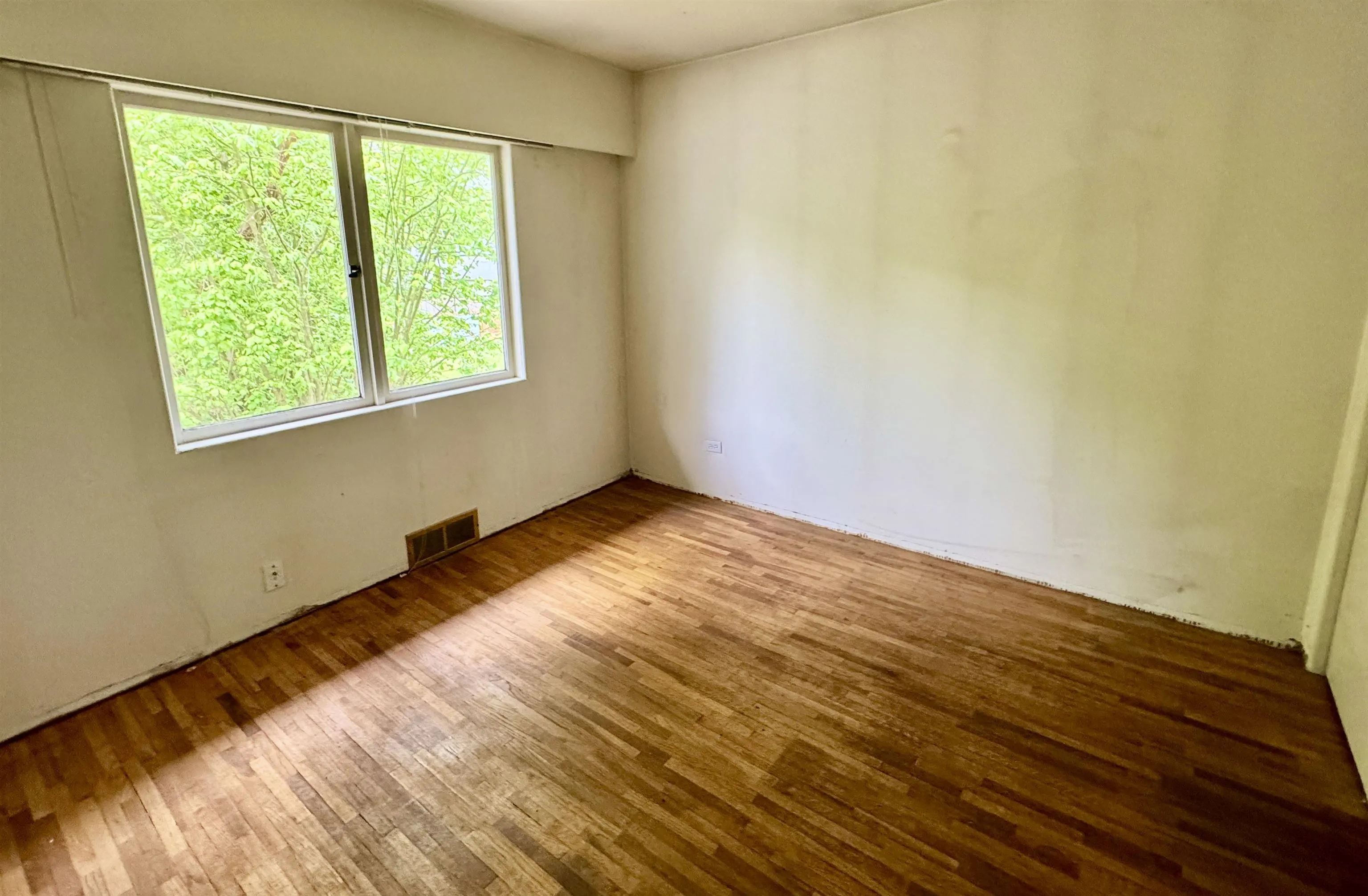 515 W 24th Street