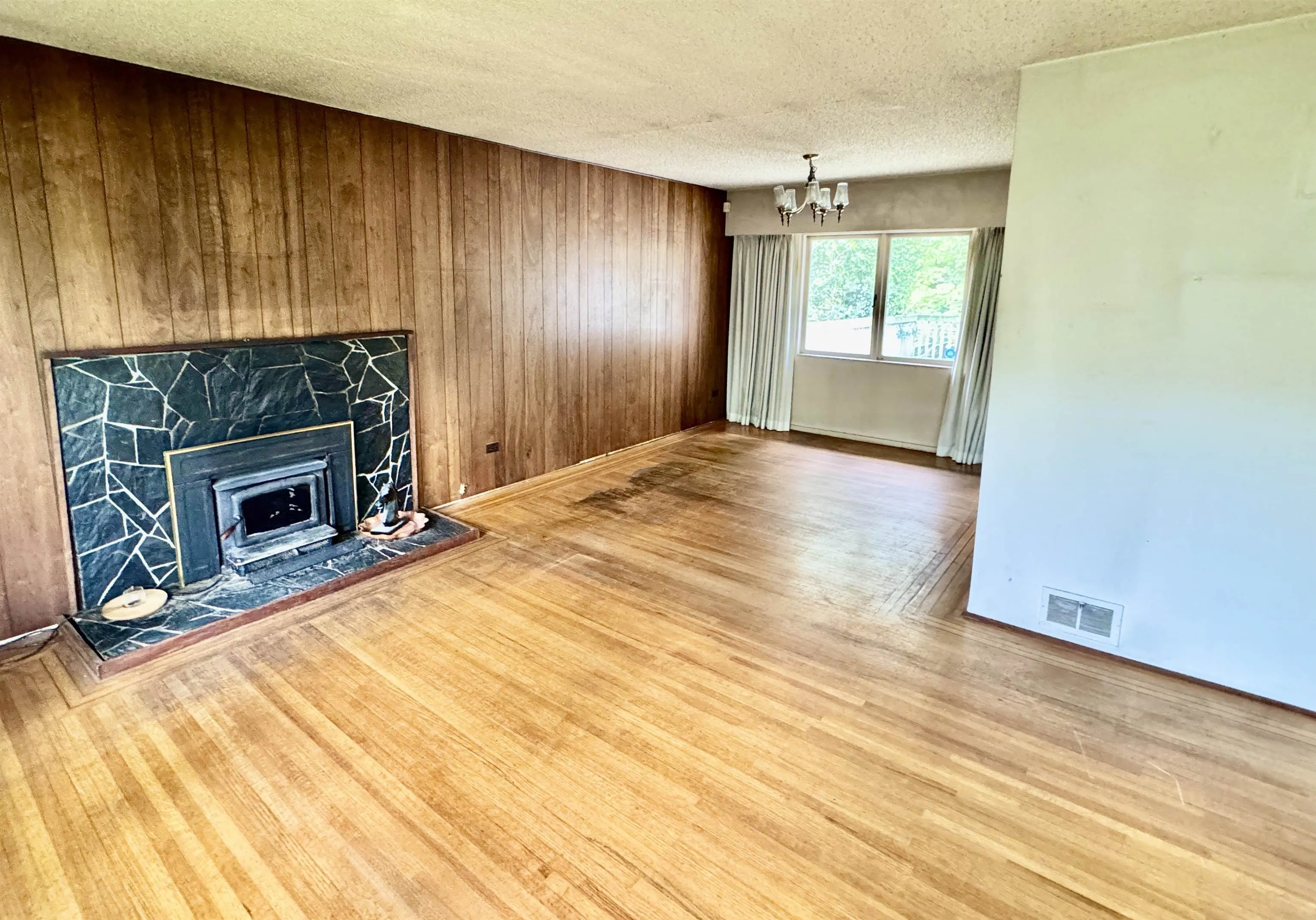 515 W 24th Street