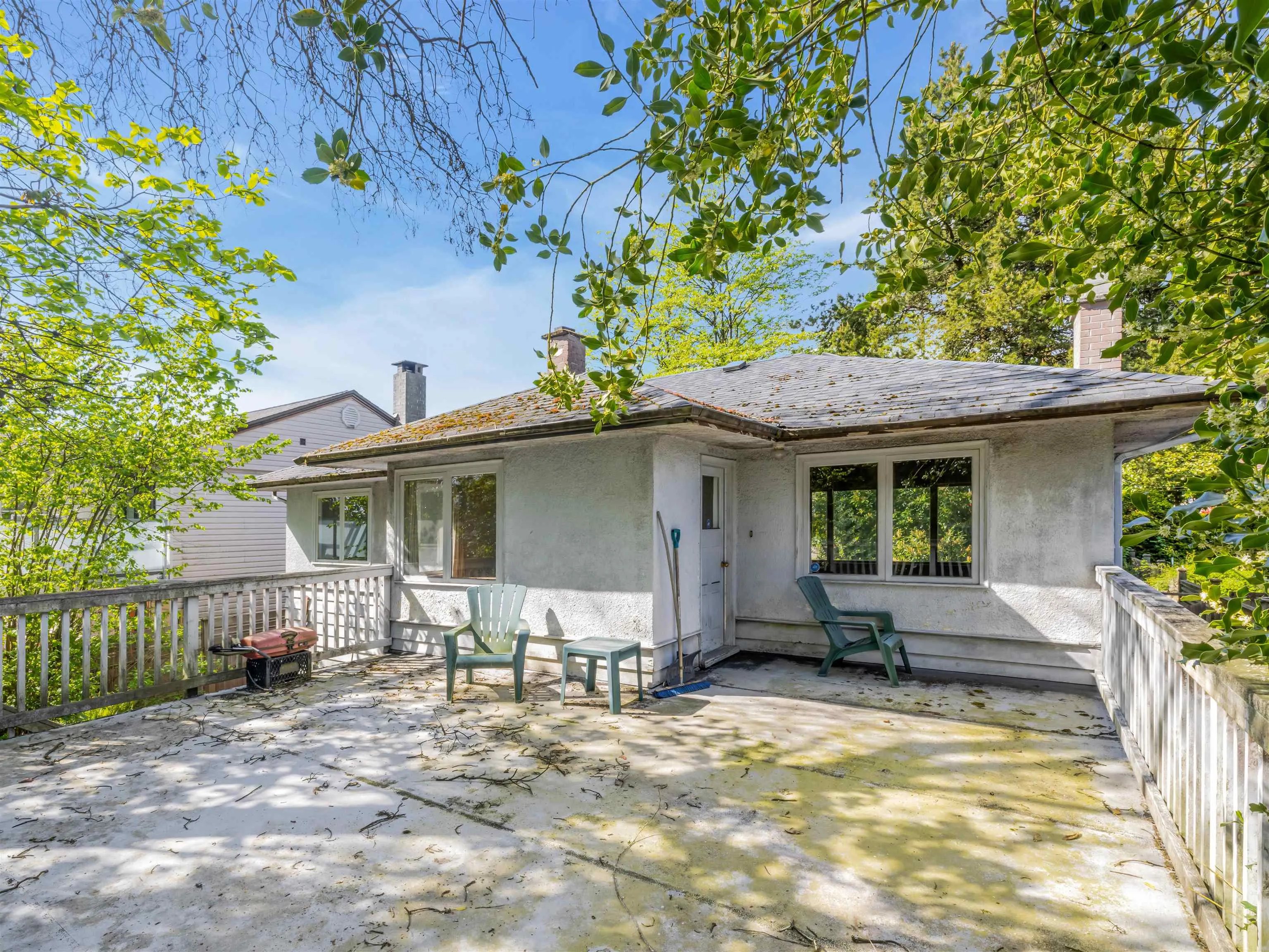 515 W 24th Street