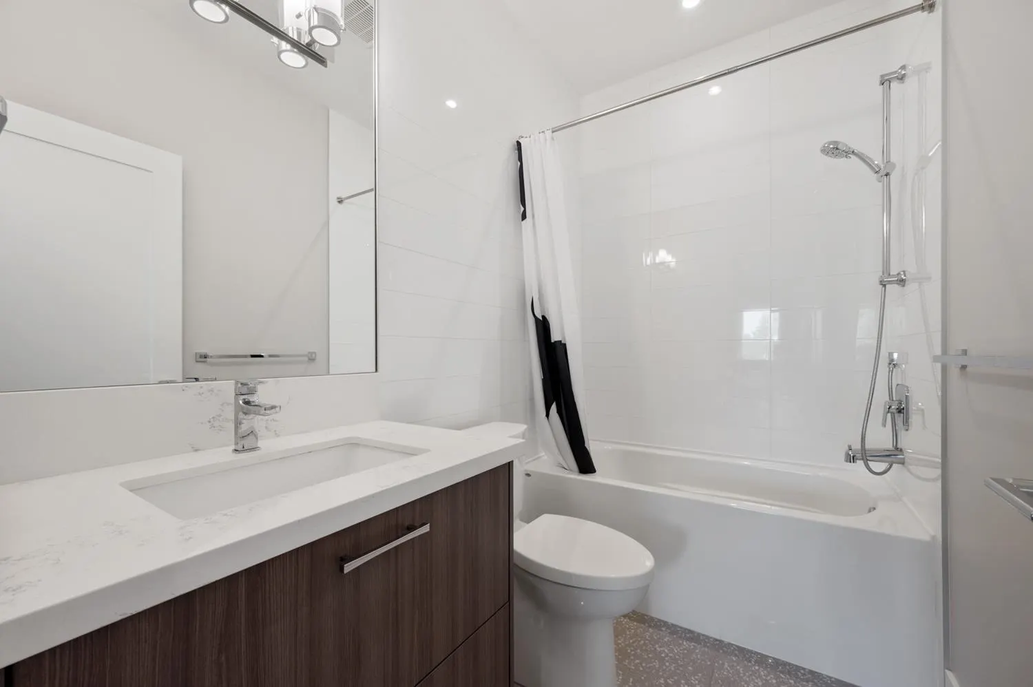 9 5071 Steveston Highway