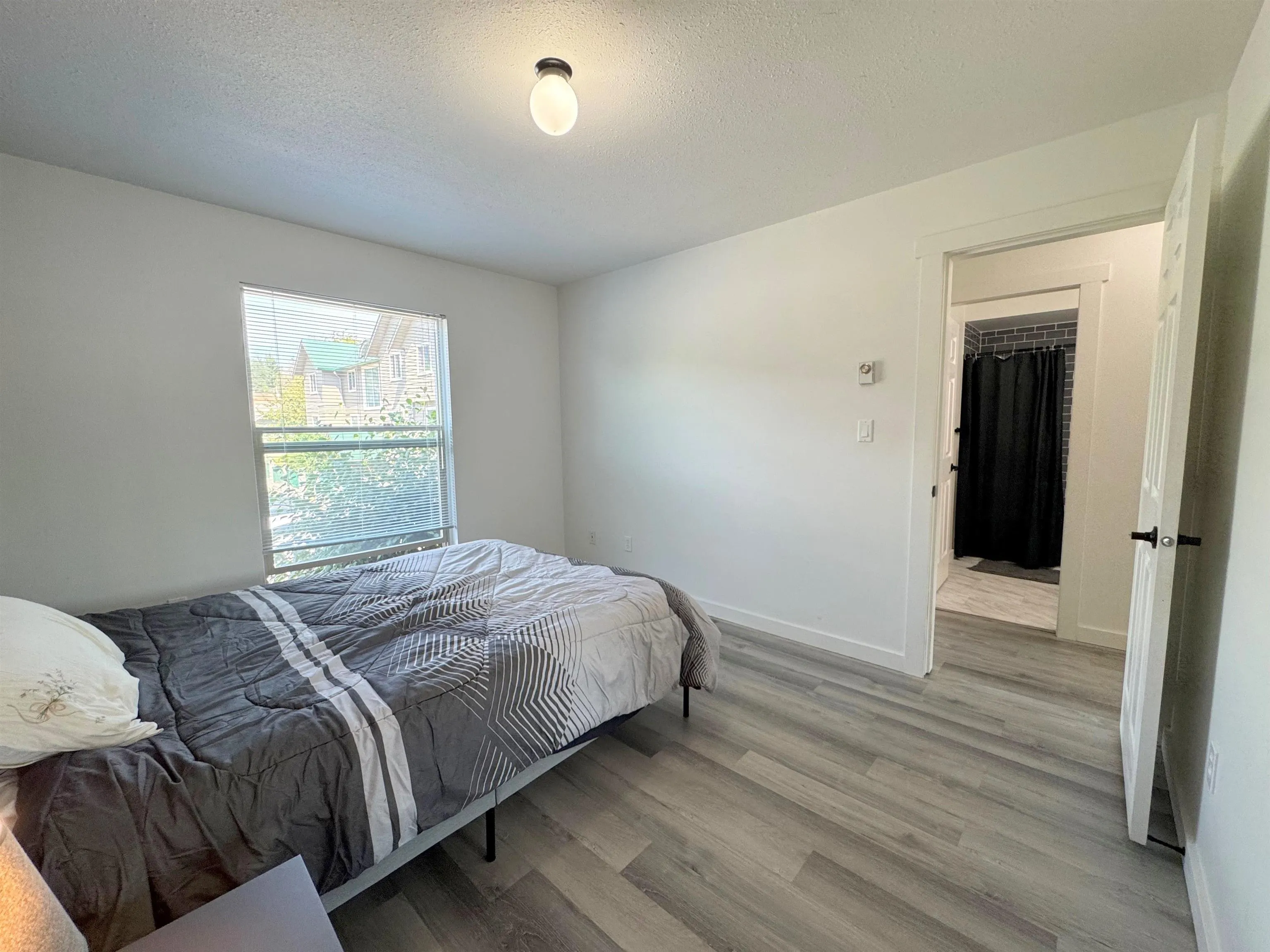 33 622 Farnham Road