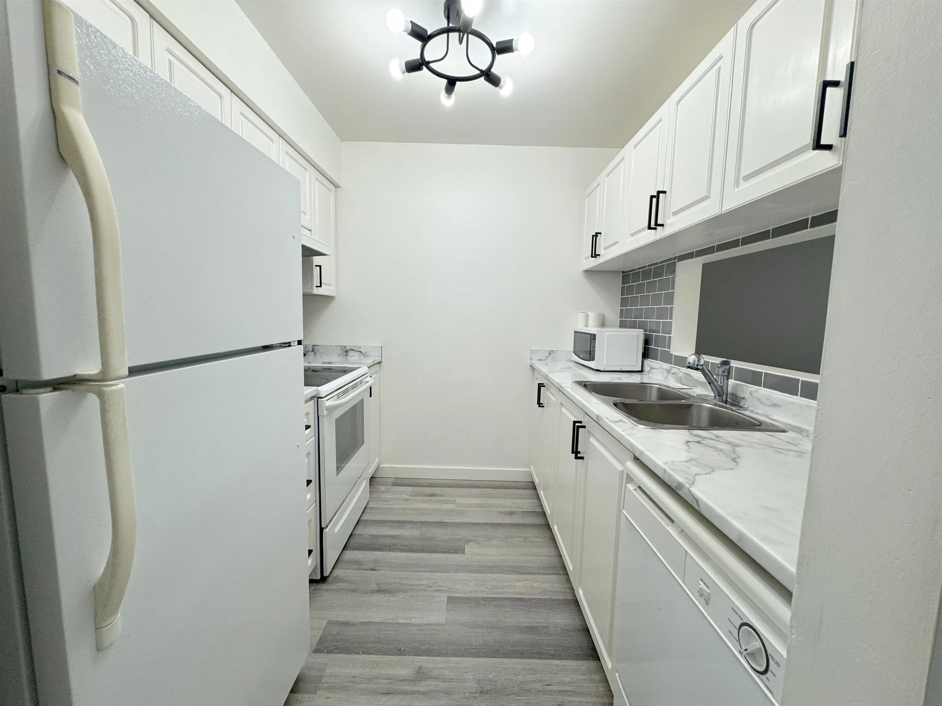 33 622 Farnham Road