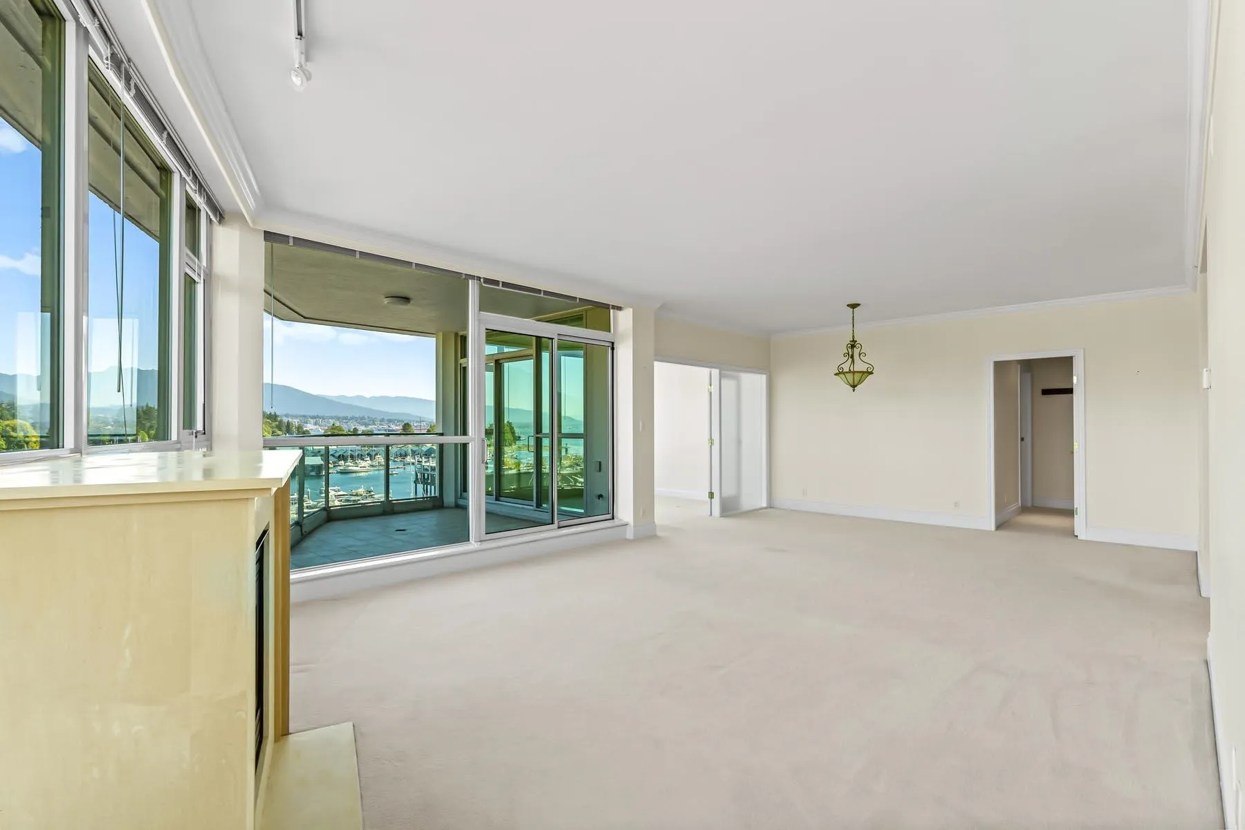 602 1777 Bayshore Drive