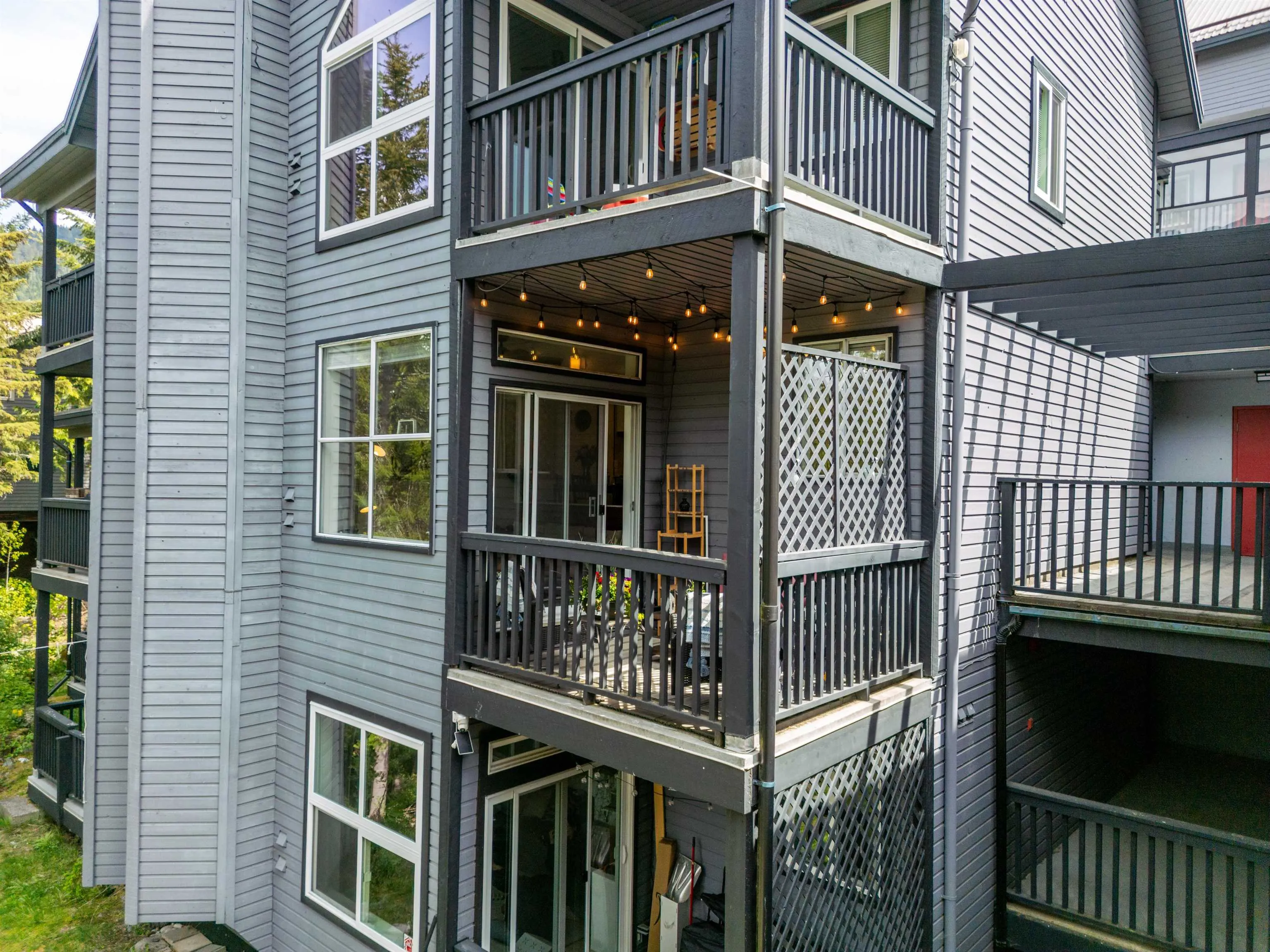 8 2213 Marmot Place