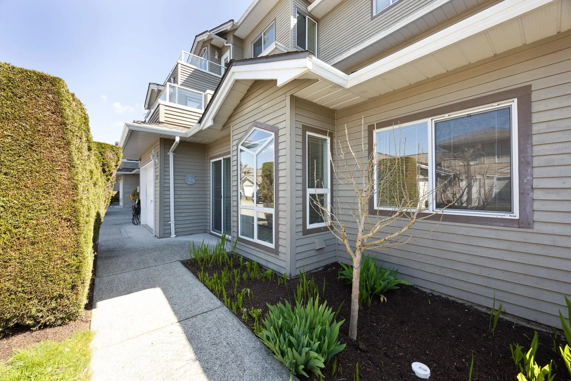 1122 O'flaherty Gate