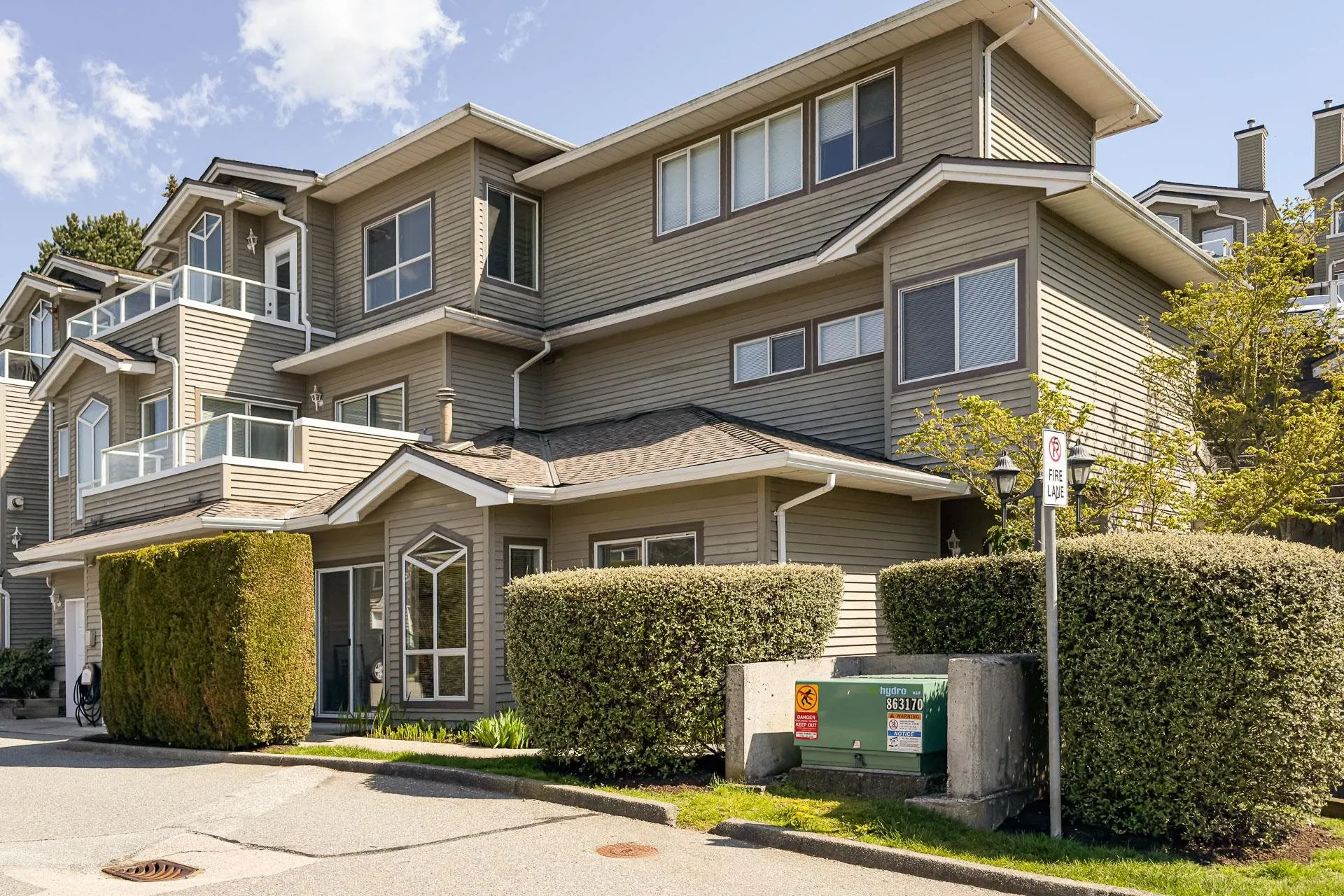 1122 O'flaherty Gate
