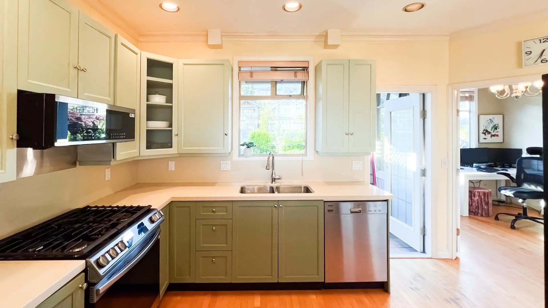 2352 Marine Drive
