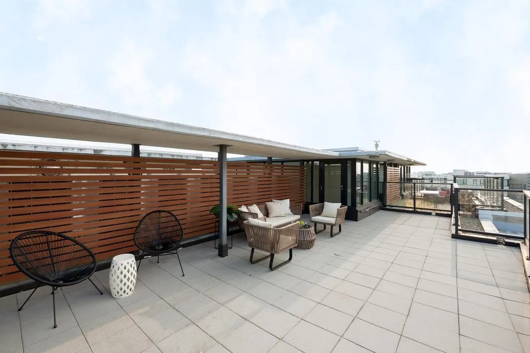 1803 7988 Ackroyd Road