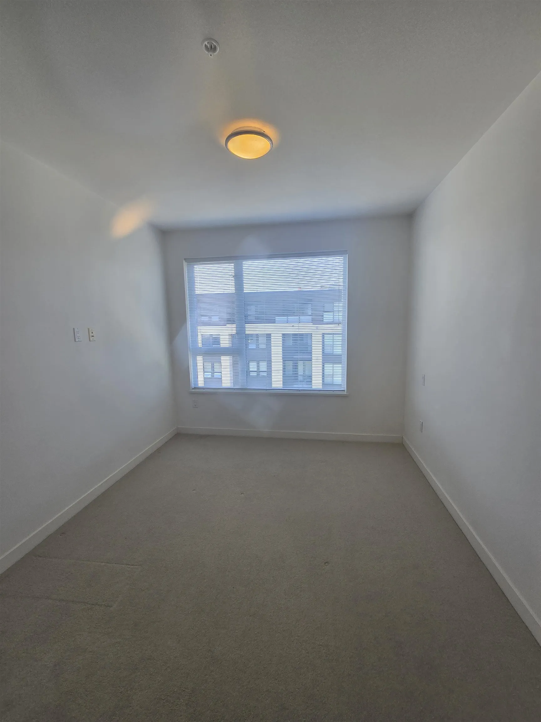508 9250 University High Street