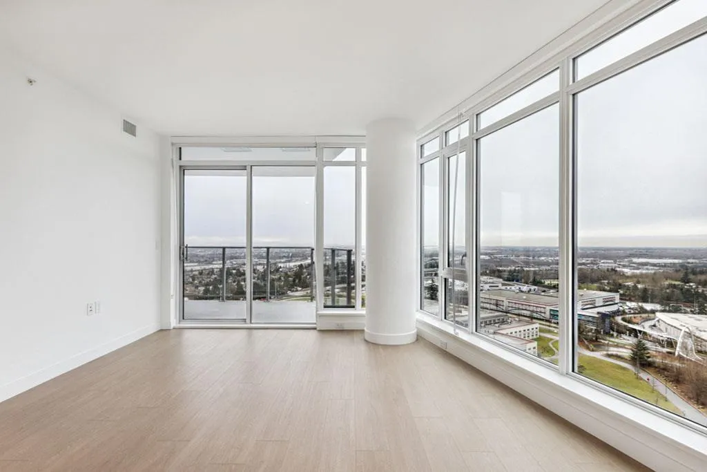 1808 7683 Park Crescent