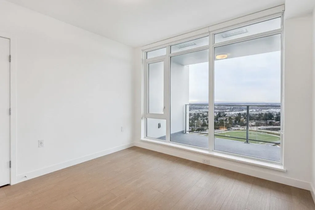 1808 7683 Park Crescent