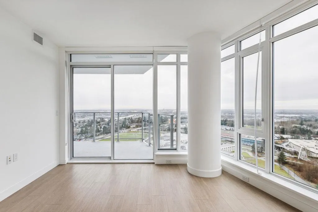 1808 7683 Park Crescent