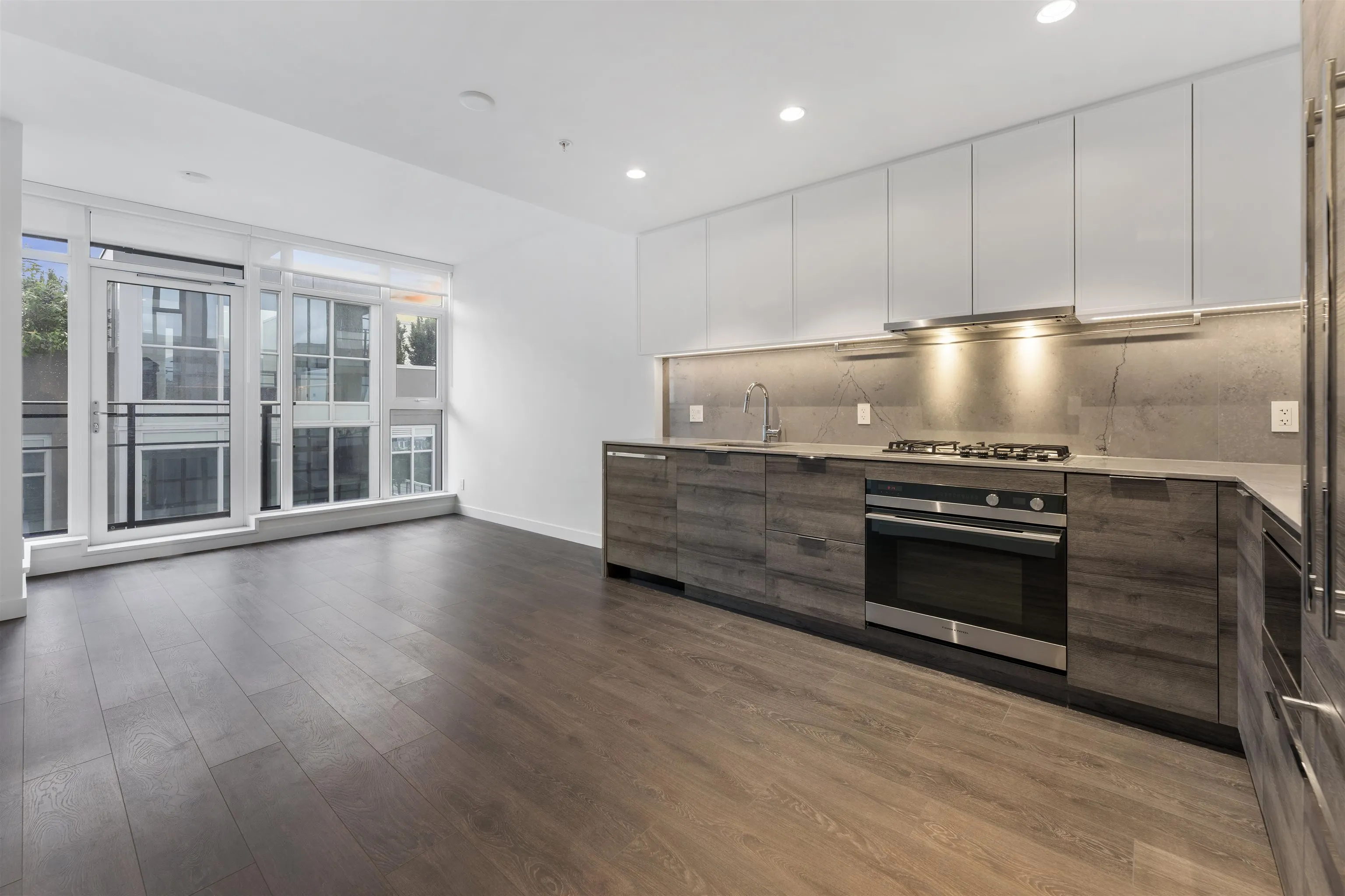 501 1045 Austin Avenue