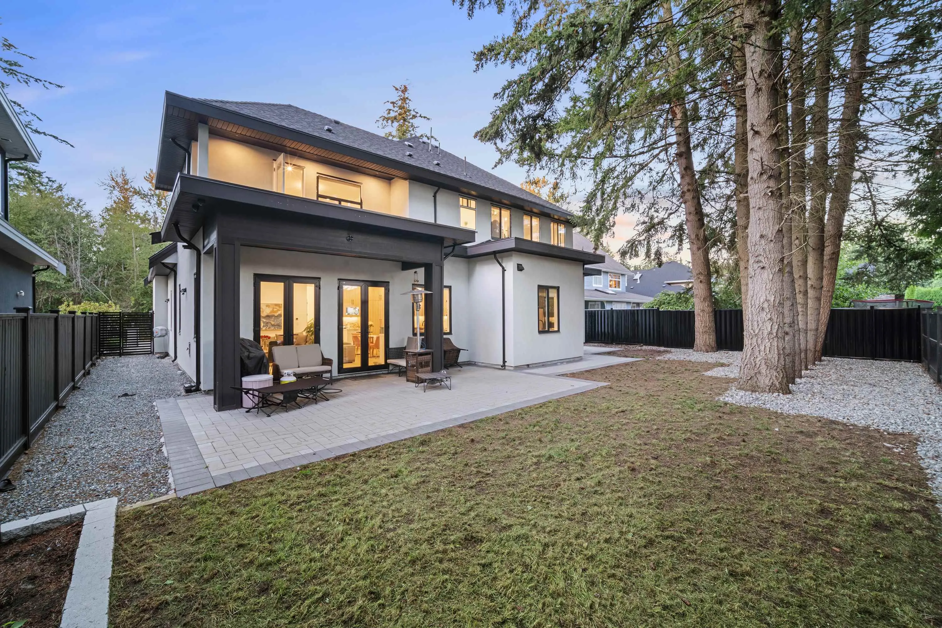 14022 20a Avenue