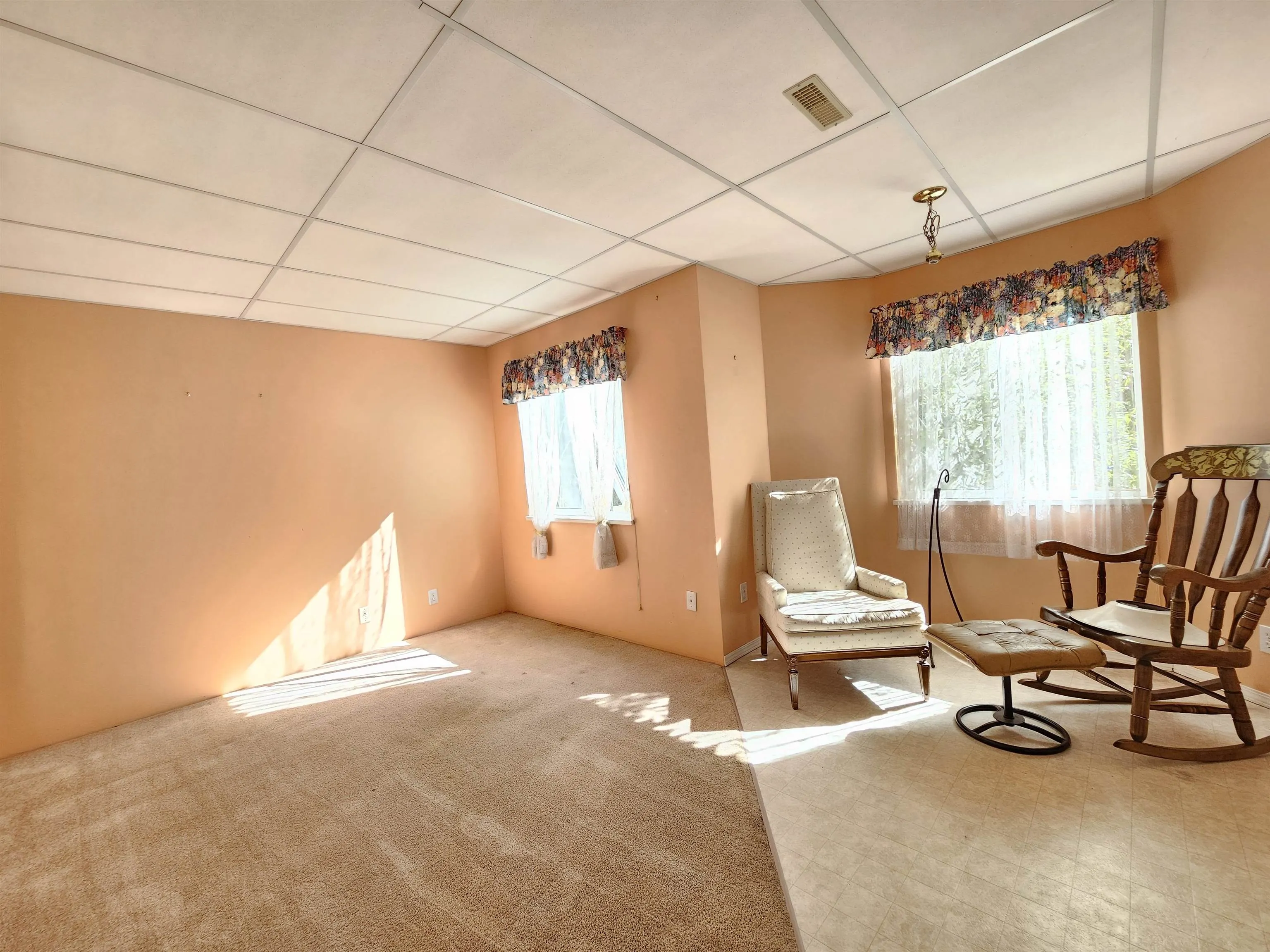 8435 Cox Drive