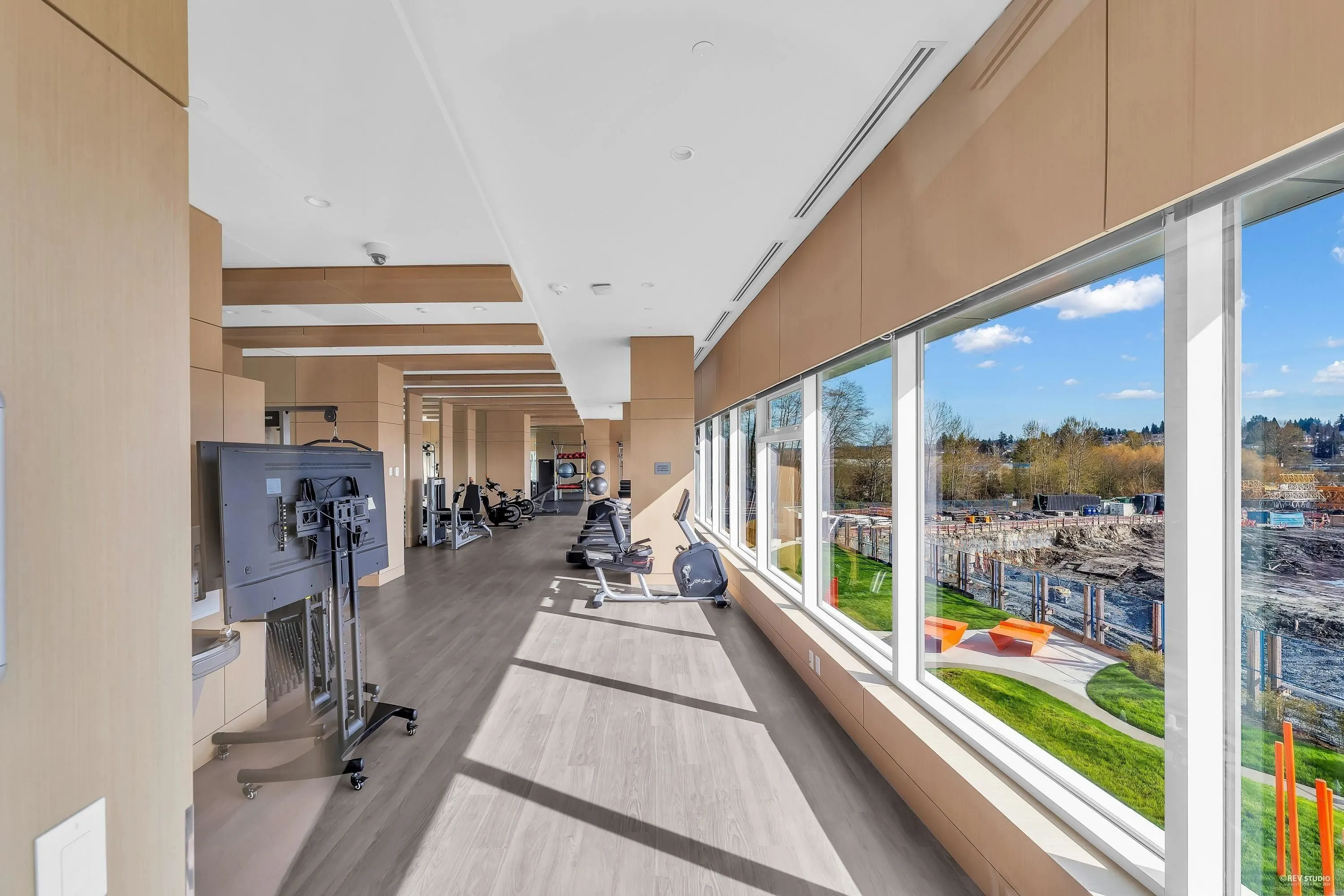 4708 4880 Lougheed Highway