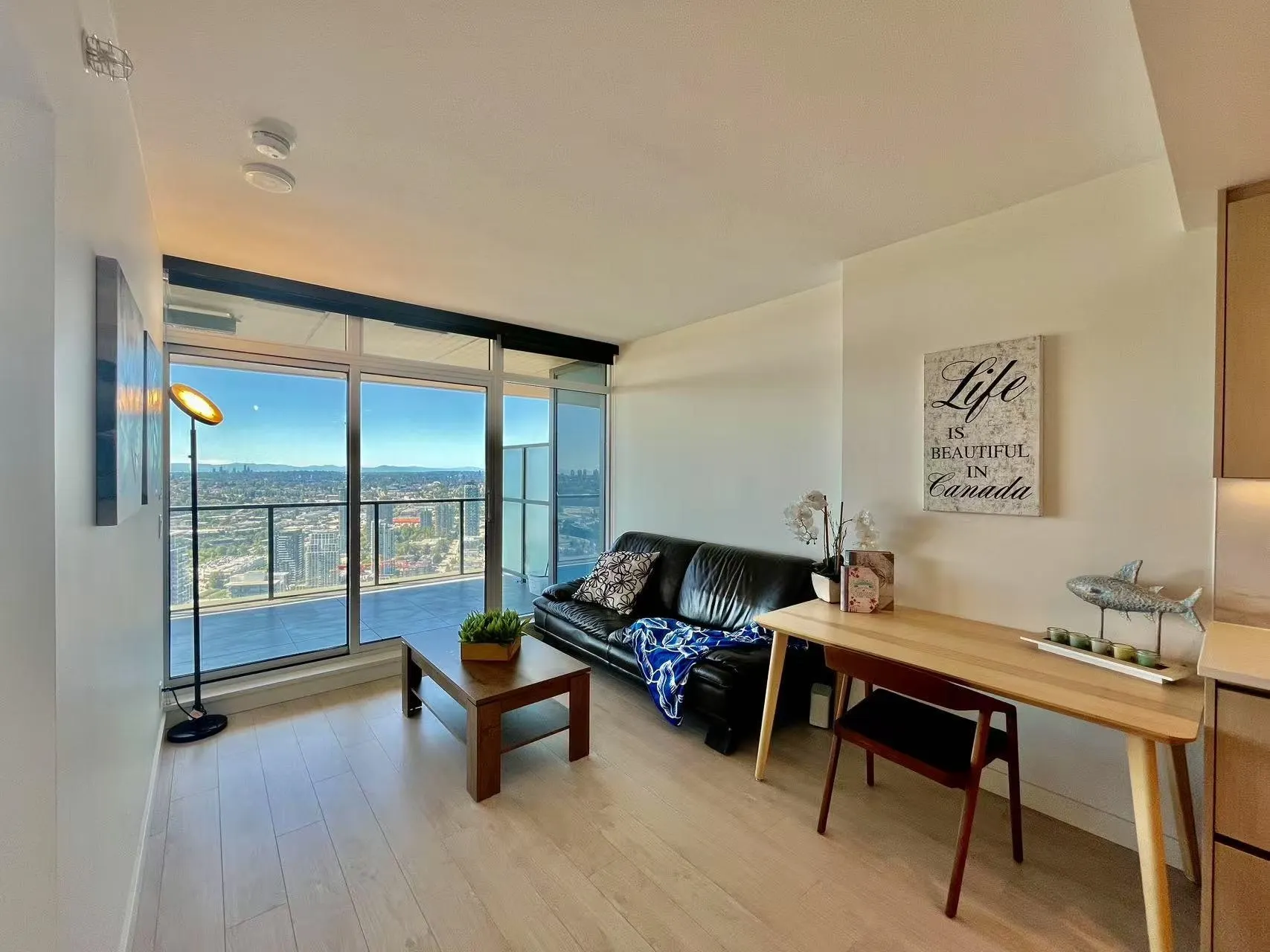 4708 4880 Lougheed Highway