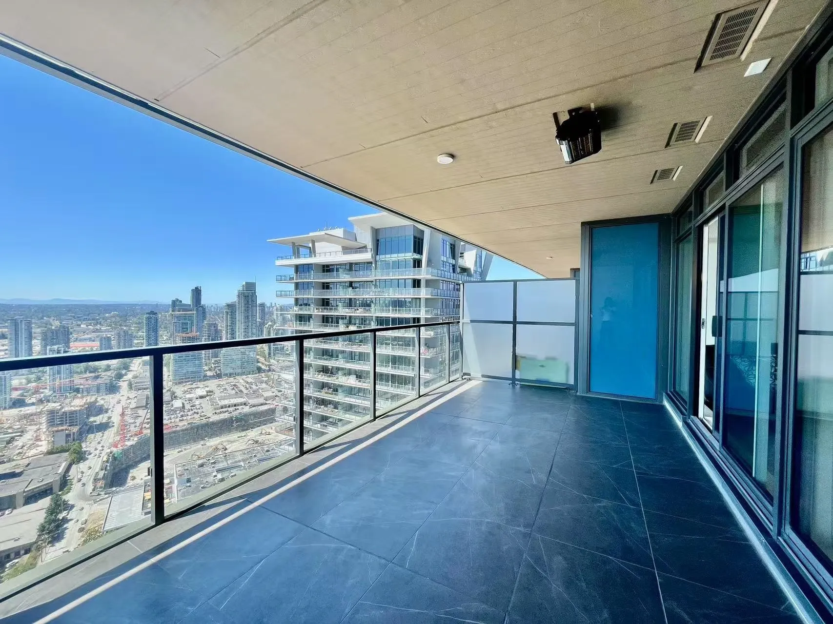 4708 4880 Lougheed Highway